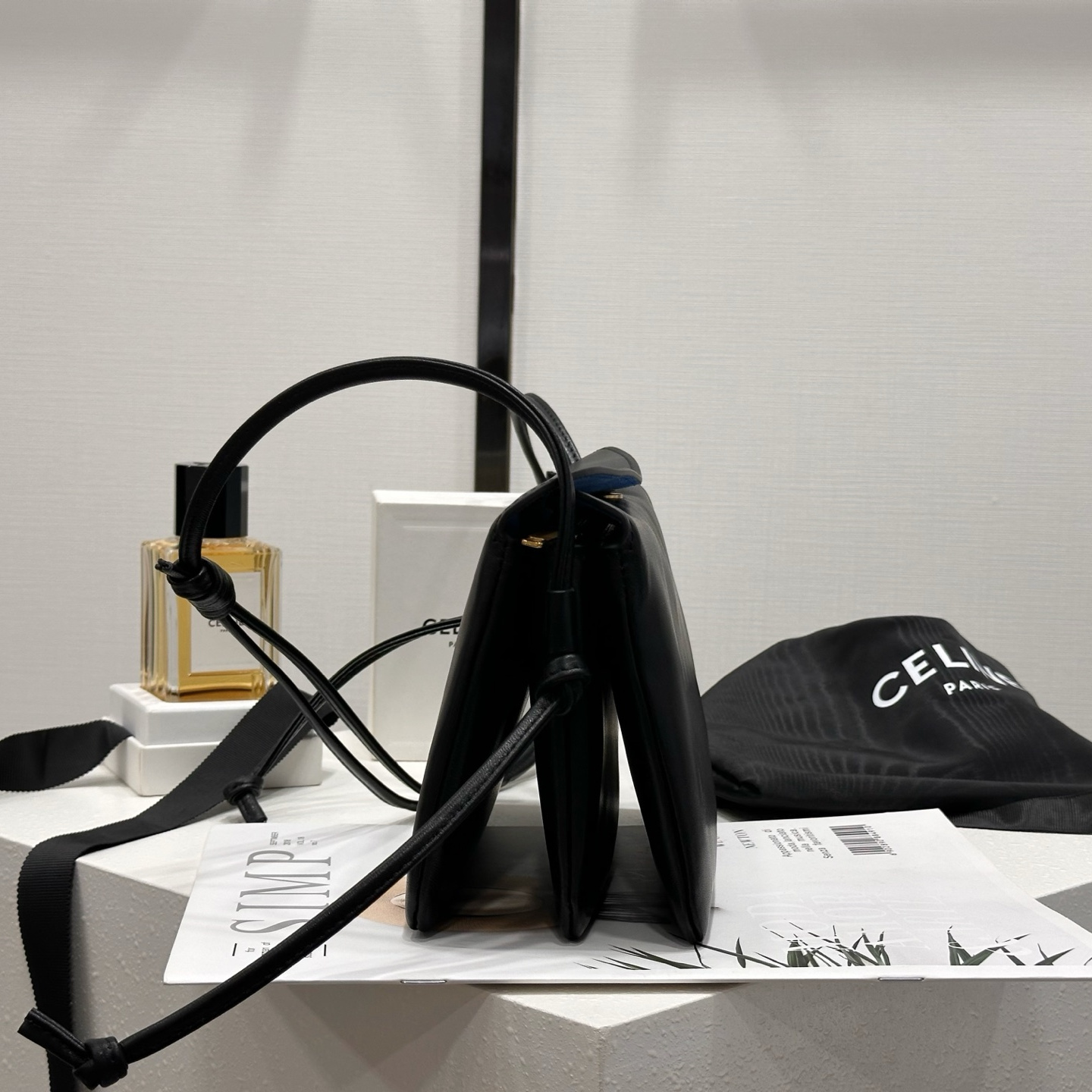高仿Celine*TrioFlap系列10P862小羊皮單肩包黑色mini純原版本