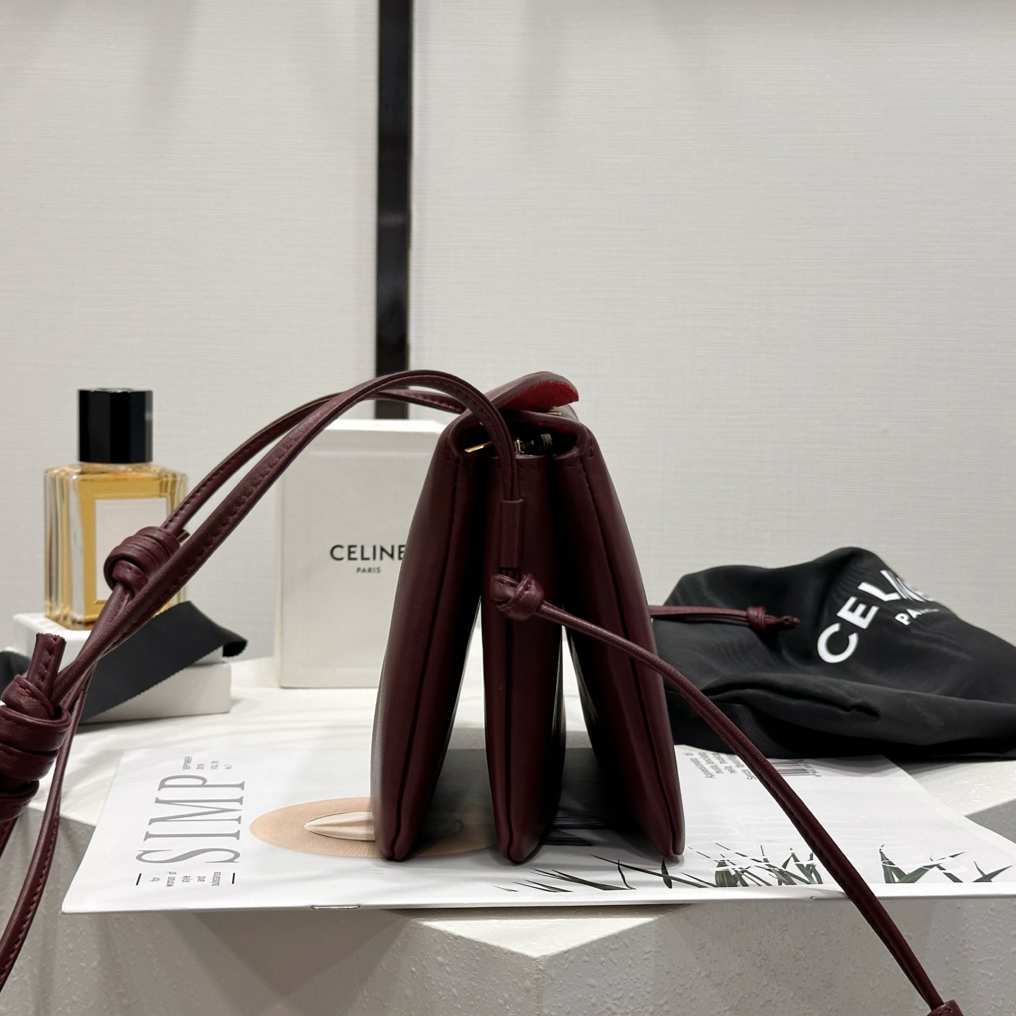 高仿Celine*TrioFlap系列10P862小羊皮單肩包酒紅色mini純原版本