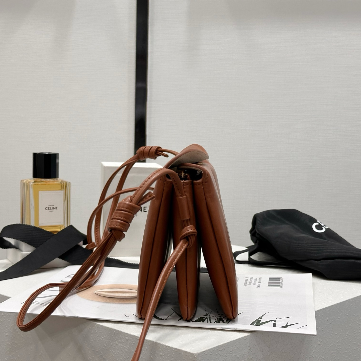 高仿Celine*TrioFlap系列10P862小羊皮單肩包棕色mini純原版本