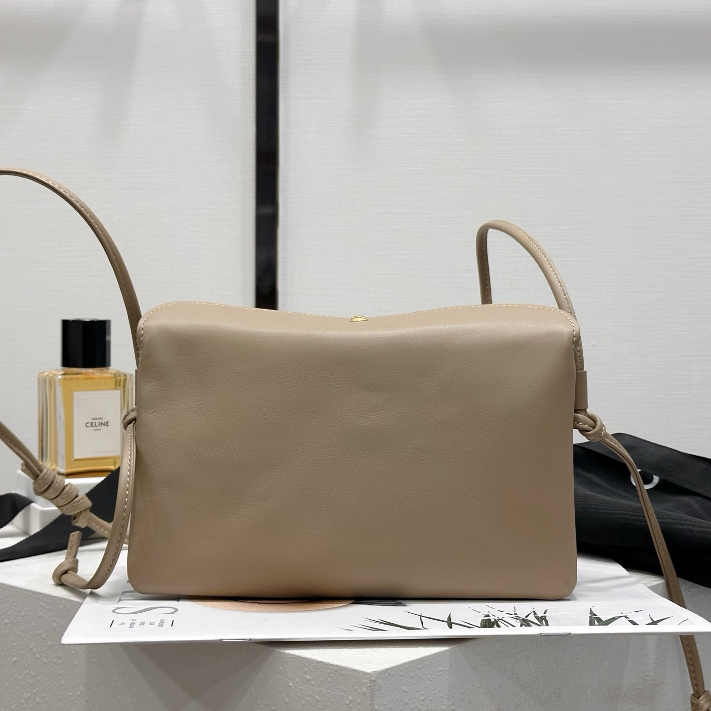 高仿Celine*TrioFlap系列10P862小羊皮單肩包杏色mini純原版本