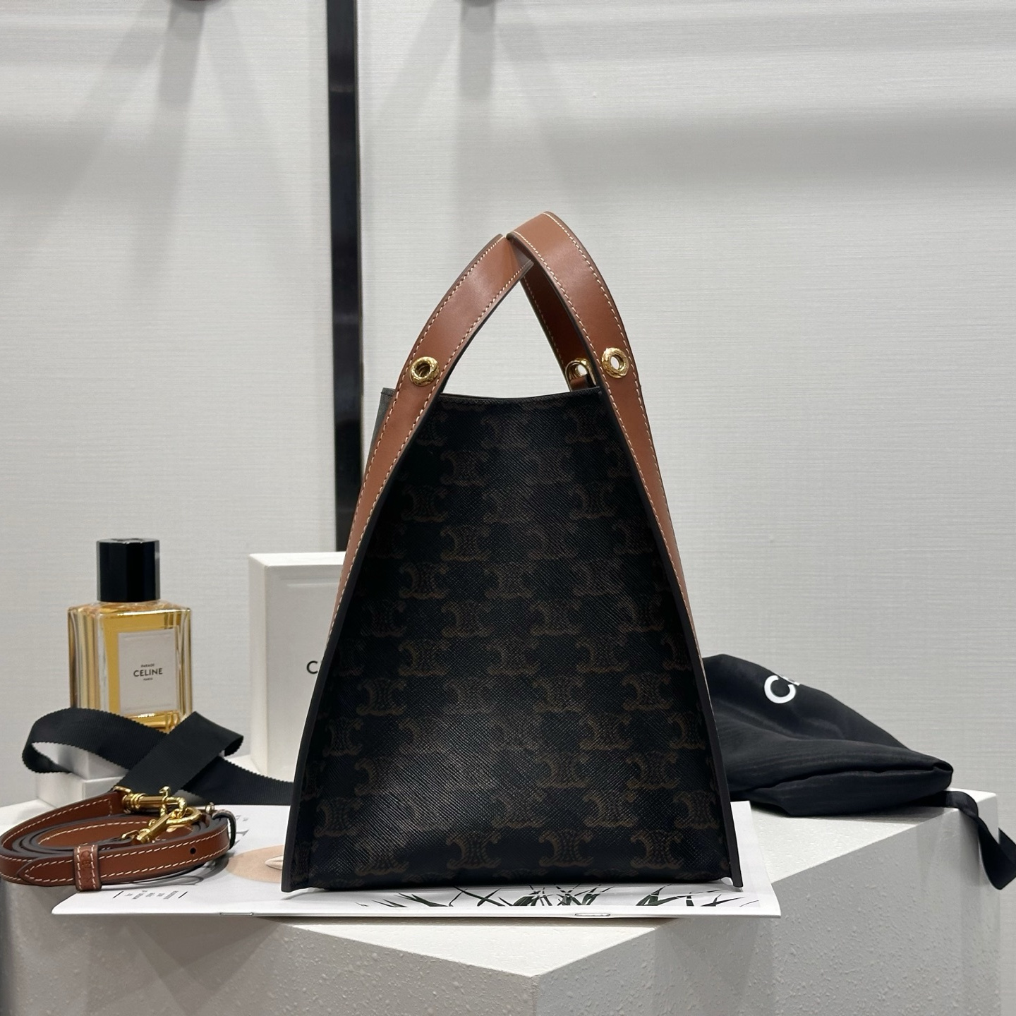 高仿Celine*Triomphe系列124182帆布皮革手提包褐色小號純原版本