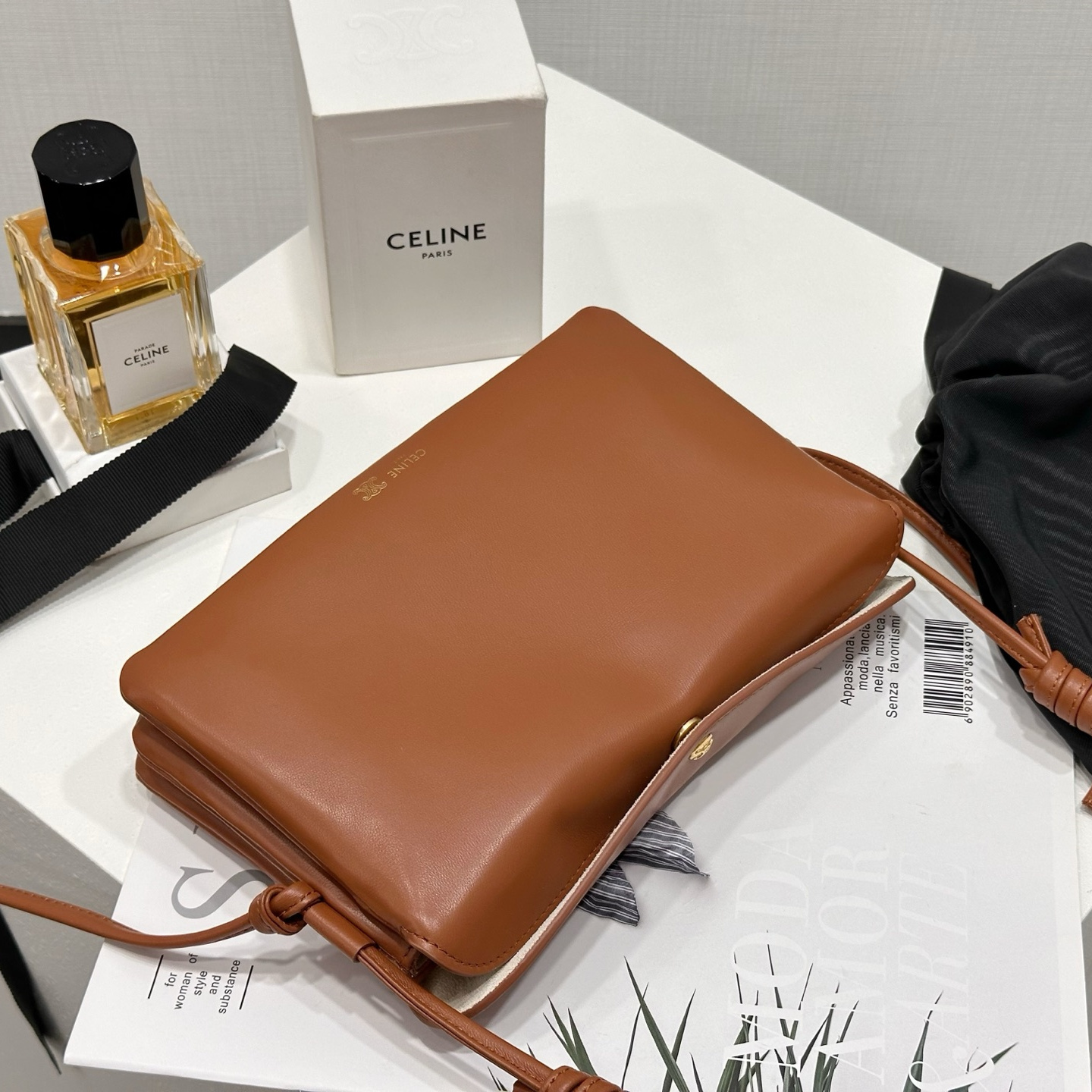 高仿Celine*TrioFlap系列10P862小羊皮單肩包棕色mini純原版本