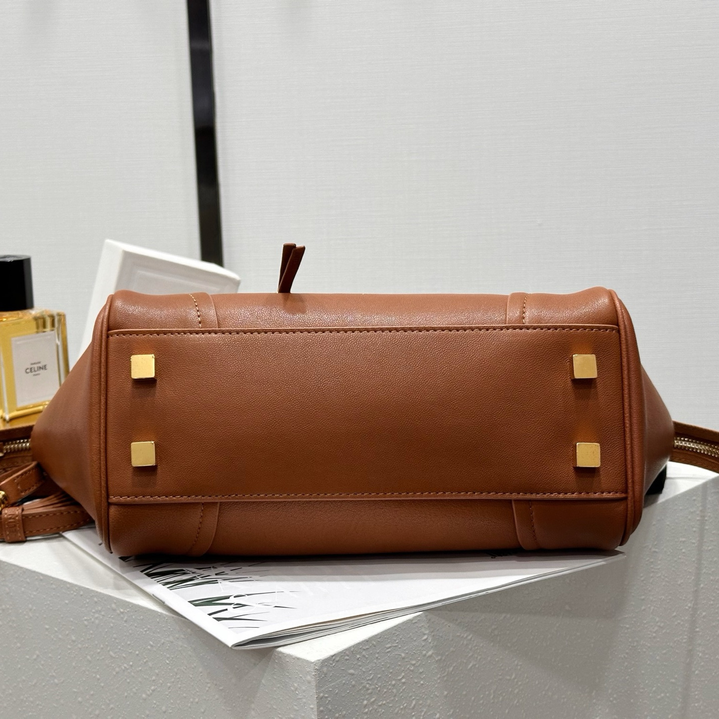 高仿Celine*Luggage系列124213羊皮手提袋棕色小號純原版本