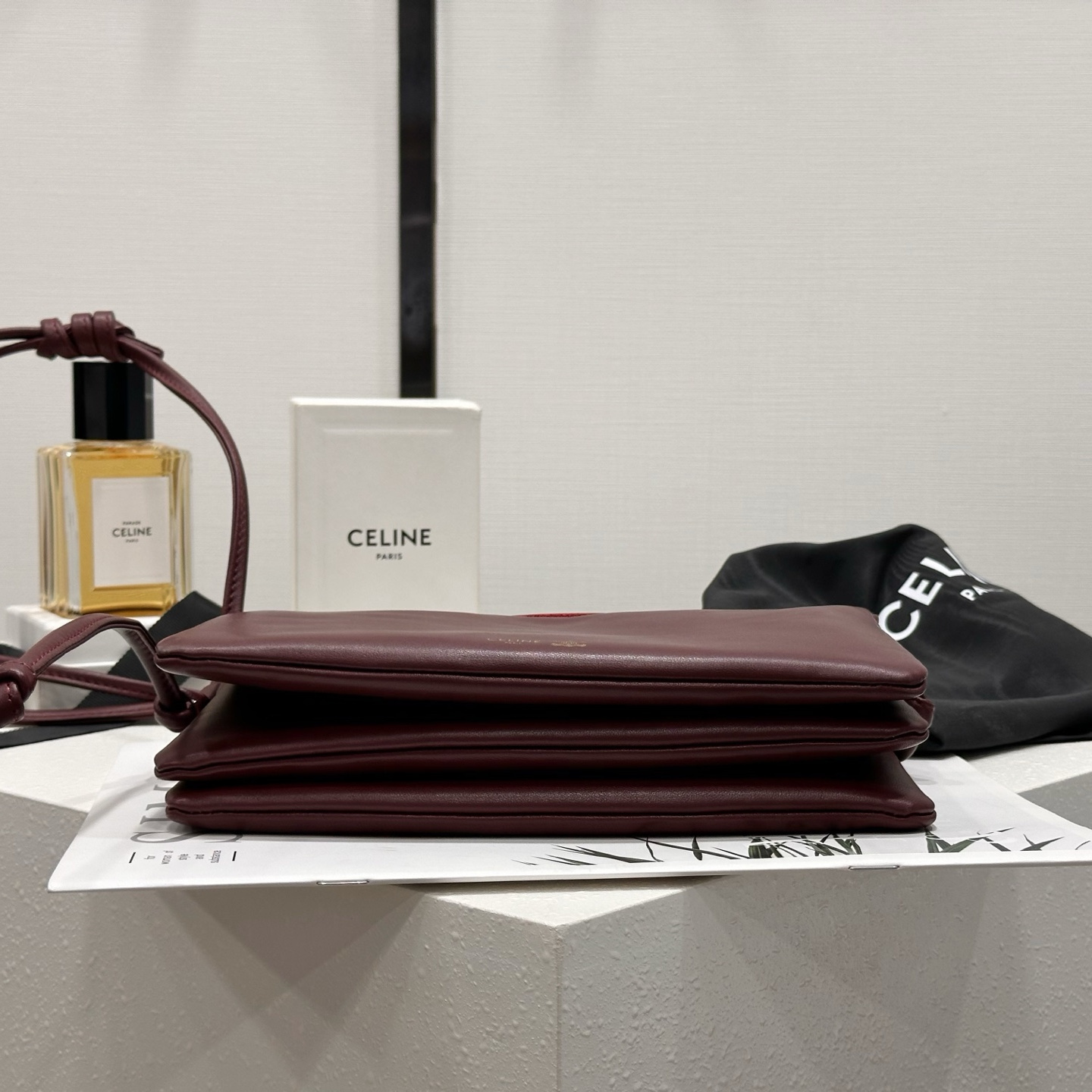 高仿Celine*TrioFlap系列10P862小羊皮單肩包酒紅色mini純原版本
