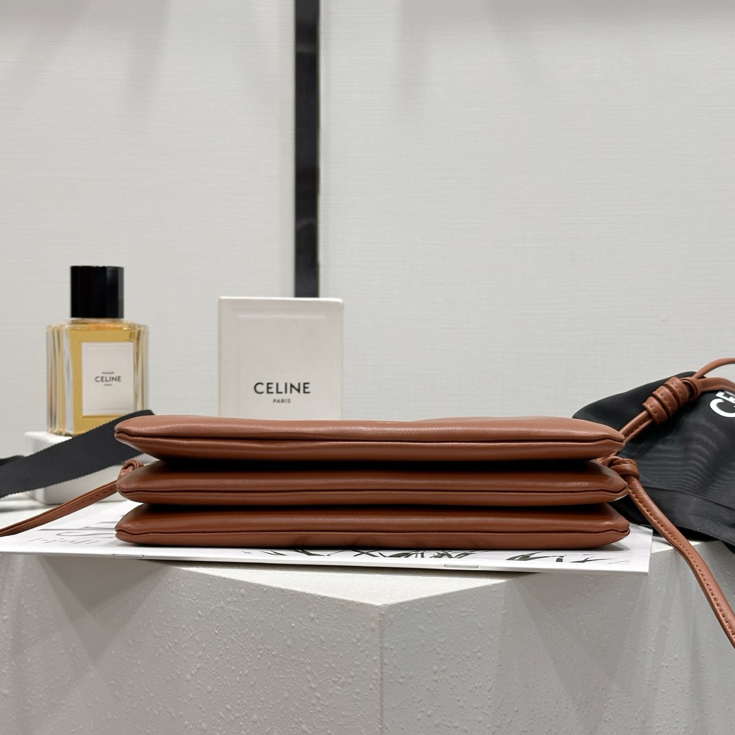 高仿Celine*TrioFlap系列10P862小羊皮單肩包棕色mini純原版本