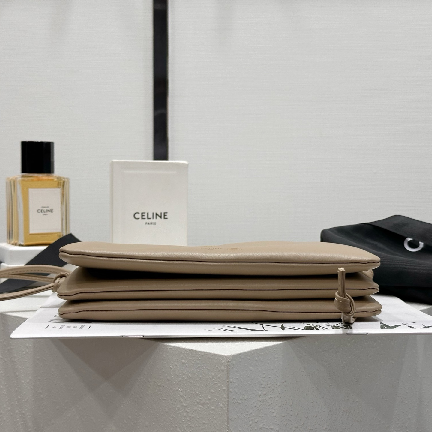 高仿Celine*TrioFlap系列10P862小羊皮單肩包杏色mini純原版本