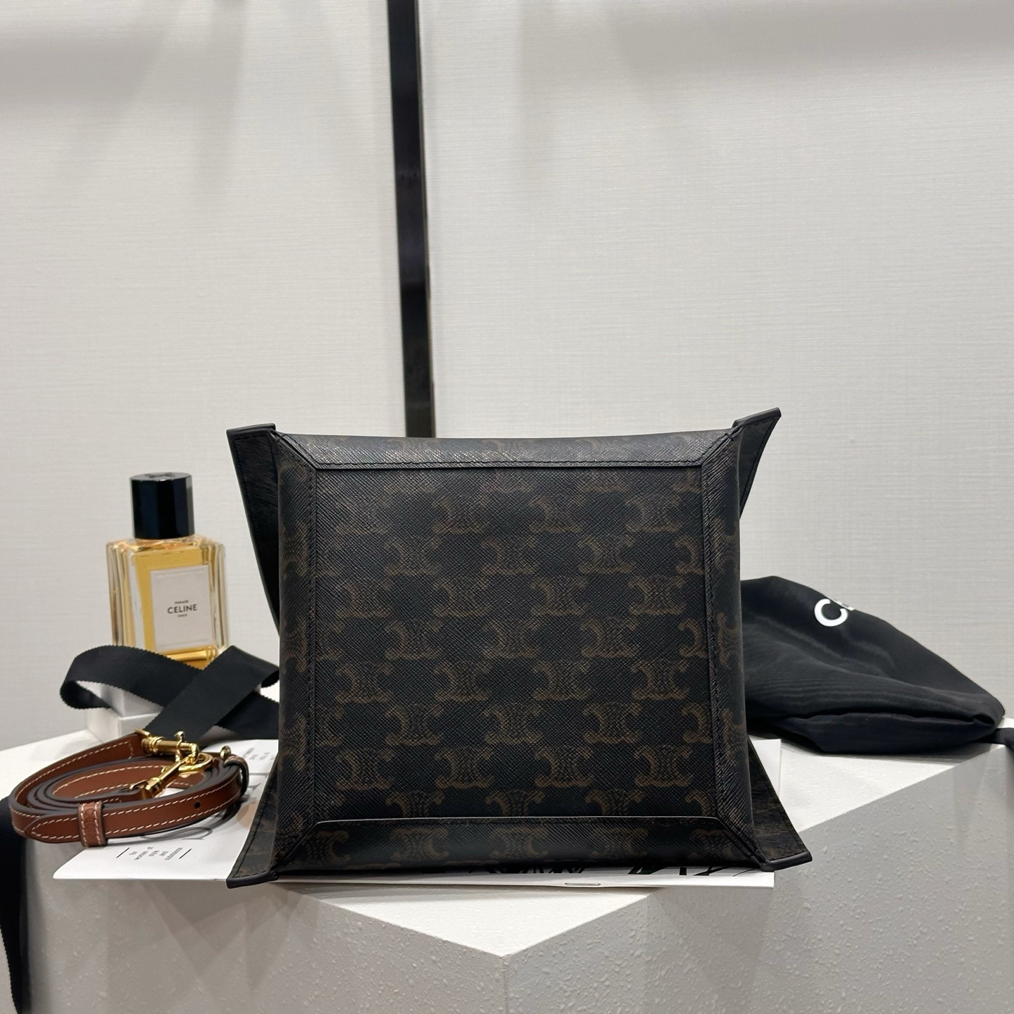 高仿Celine*Triomphe系列124182帆布皮革手提包褐色小號純原版本