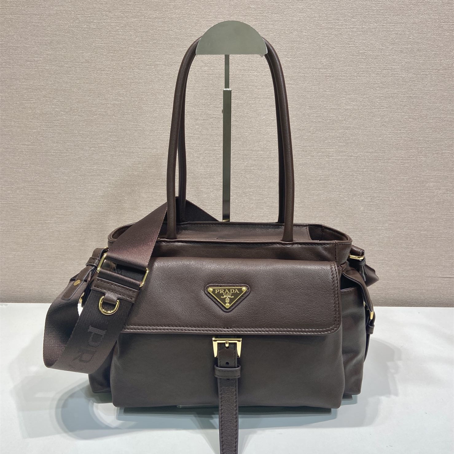 高仿Prada*Explore系列1BG596羊皮手提包棕色中號純原版本