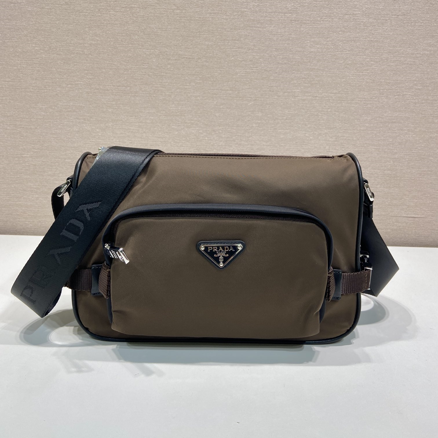 高仿Prada*Re-Nylon系列2VH192尼龍郵差包焦糖色純原版本