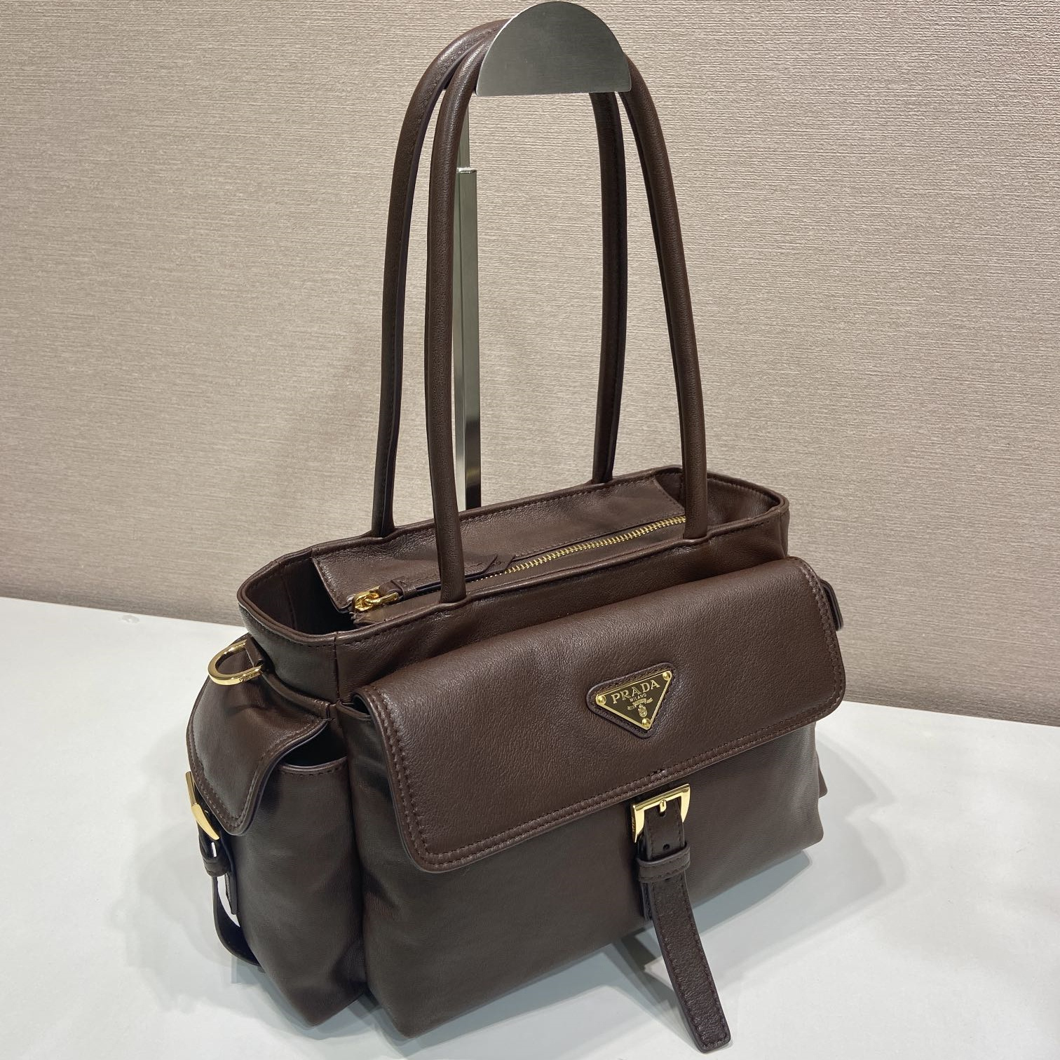 高仿Prada*Explore系列1BG596羊皮手提包棕色中號純原版本