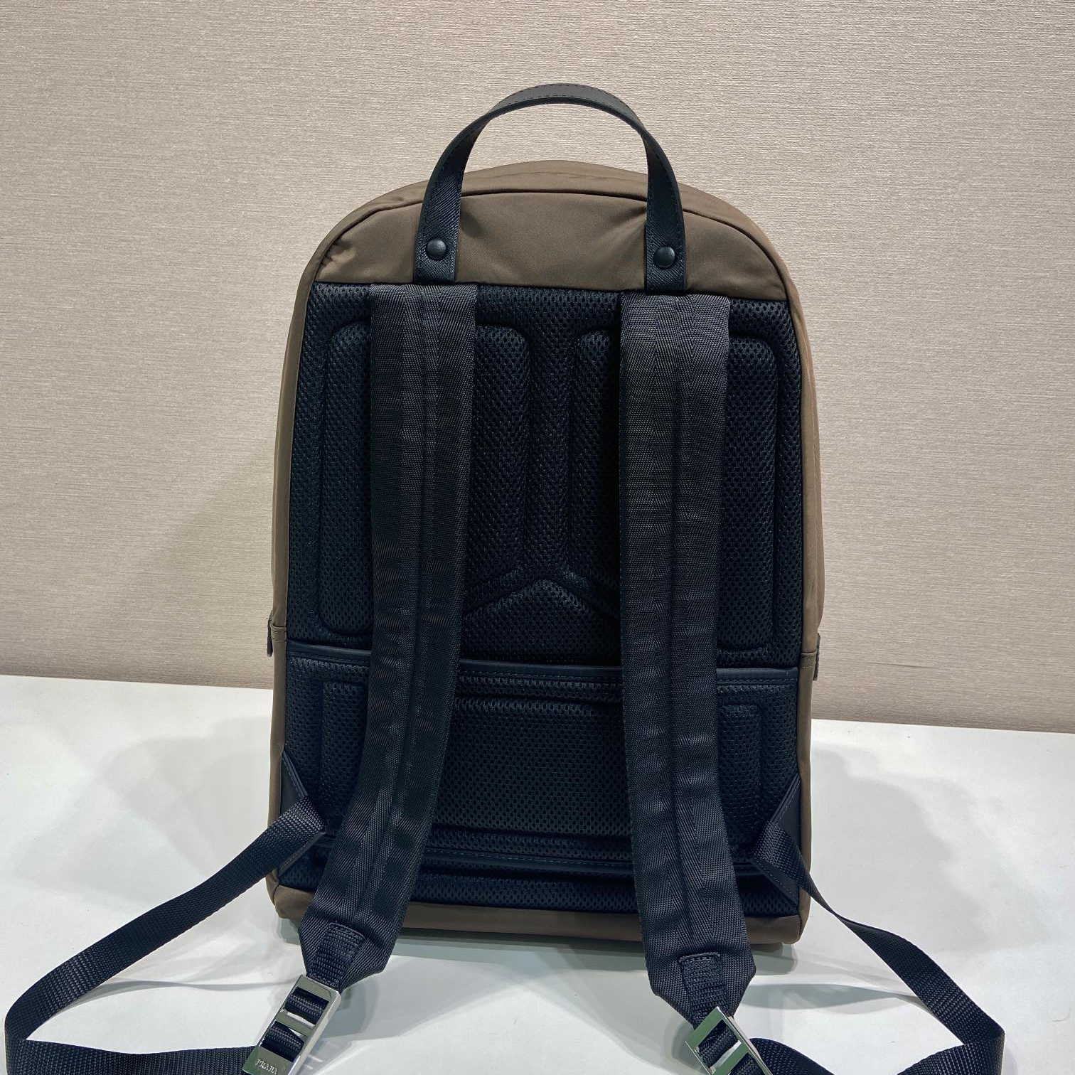 高仿Prada*Re-Nylon系列1VZ048尼龍雙肩包深棕色純原版本