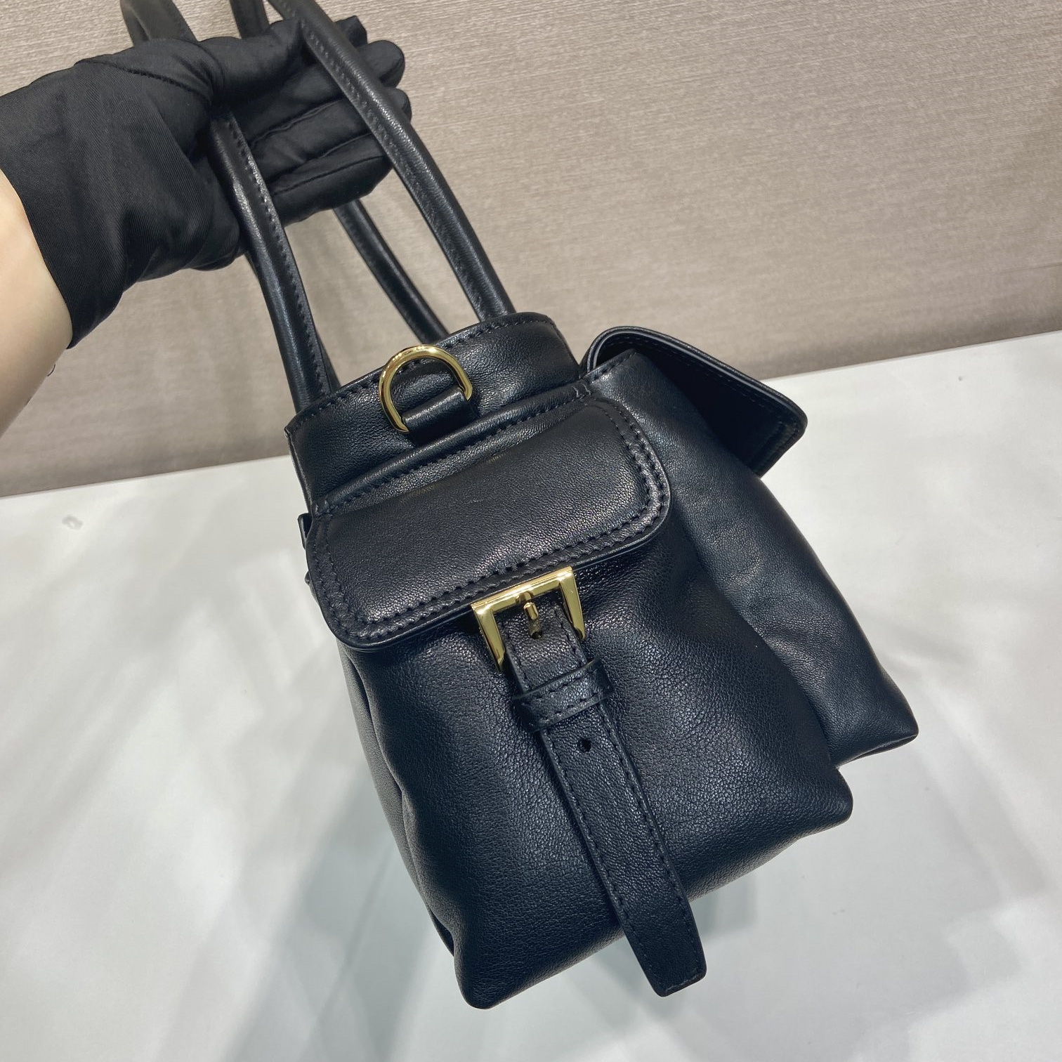 高仿Prada*Explore系列1BG596羊皮手提包黑色中號純原版本