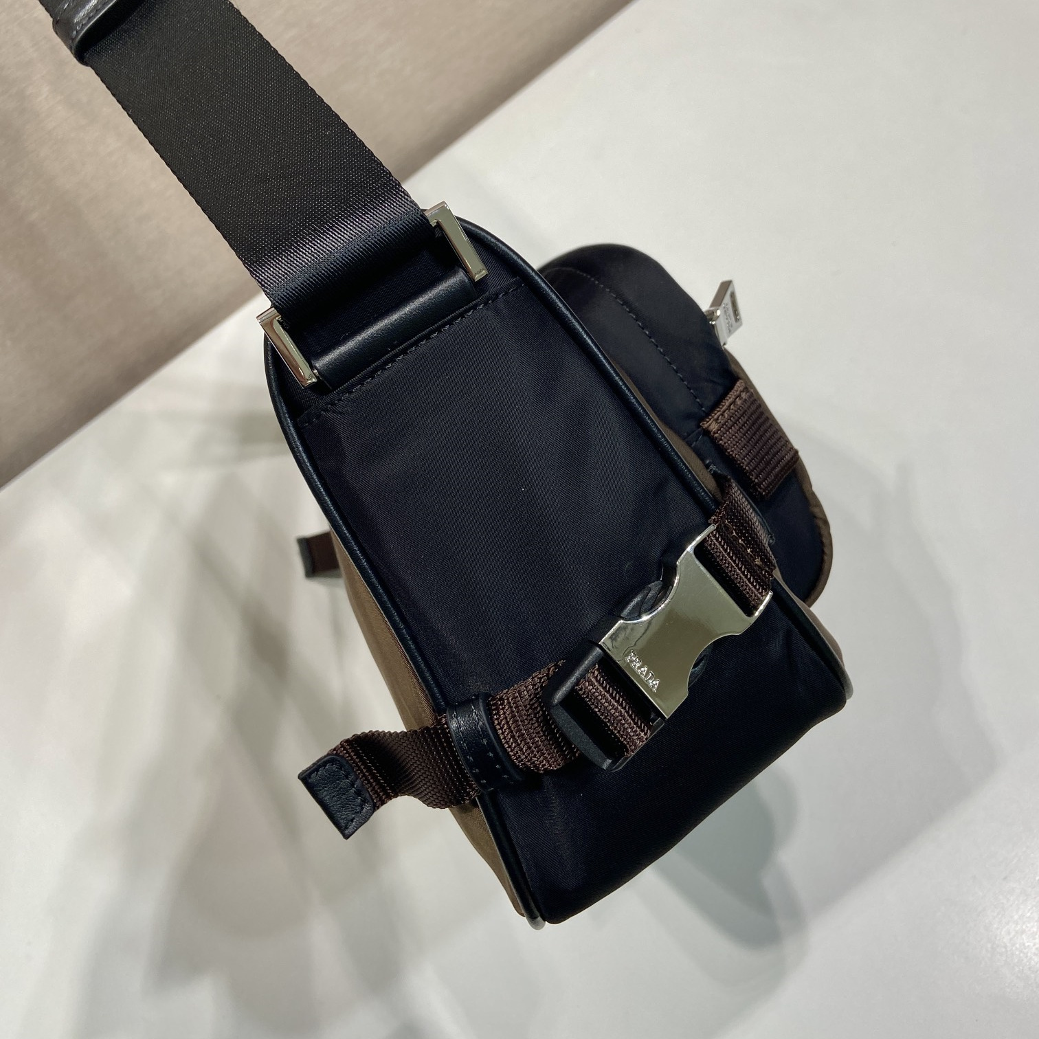 高仿Prada*Re-Nylon系列2VH192尼龍郵差包焦糖色純原版本