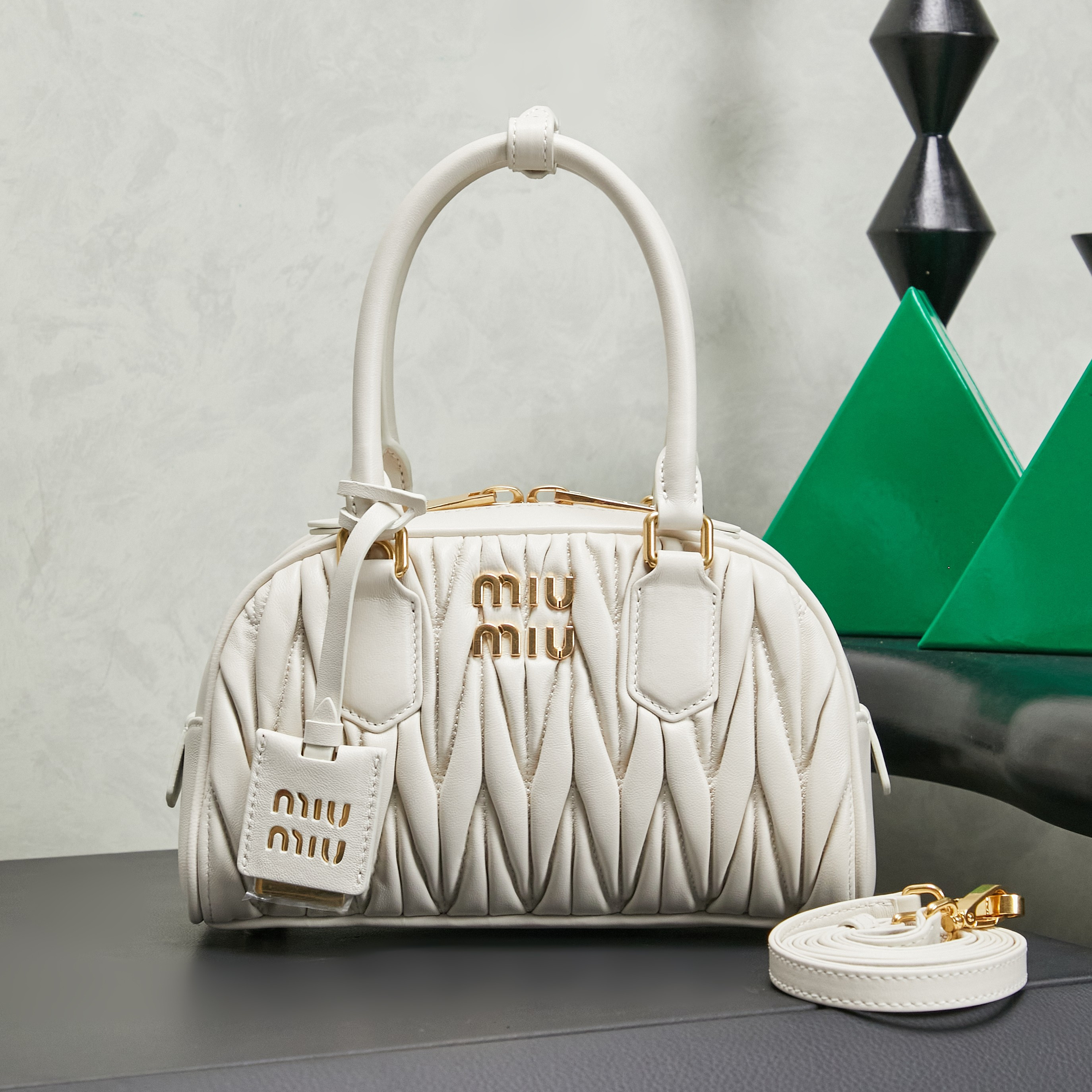 高仿miumiu*Arcadie系列5BB191羊皮手提包白色小號純原版本