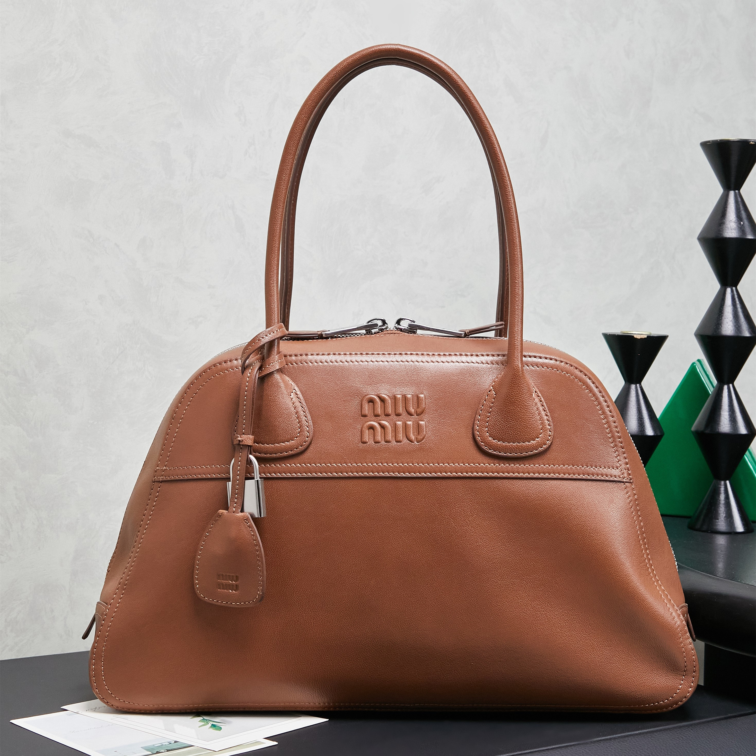 高仿miumiu*Vivant系列5BB196羊皮手提包棕色中號純原版本