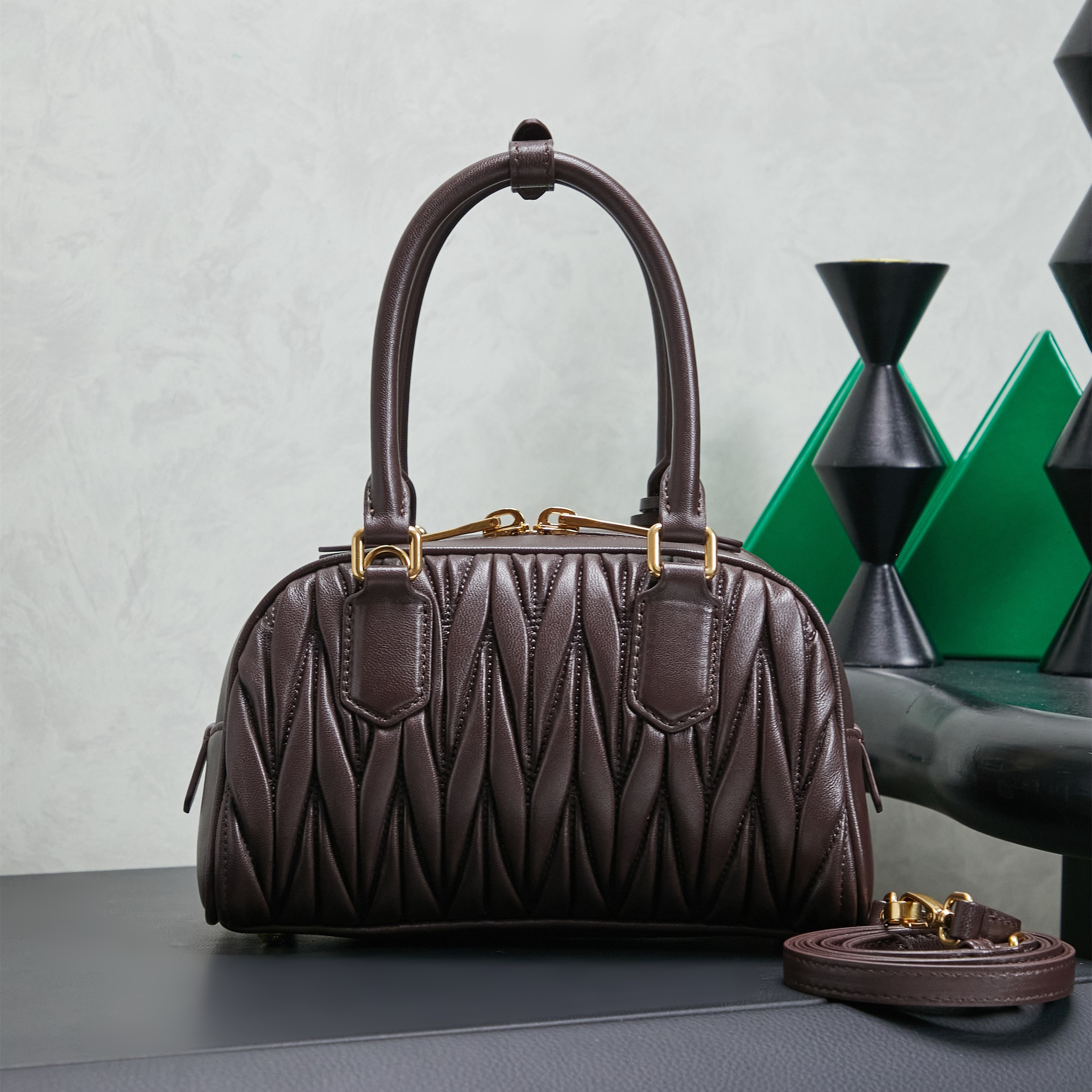 高仿miumiu*Arcadie系列5BB191羊皮手提包石楠木色小號純原版本