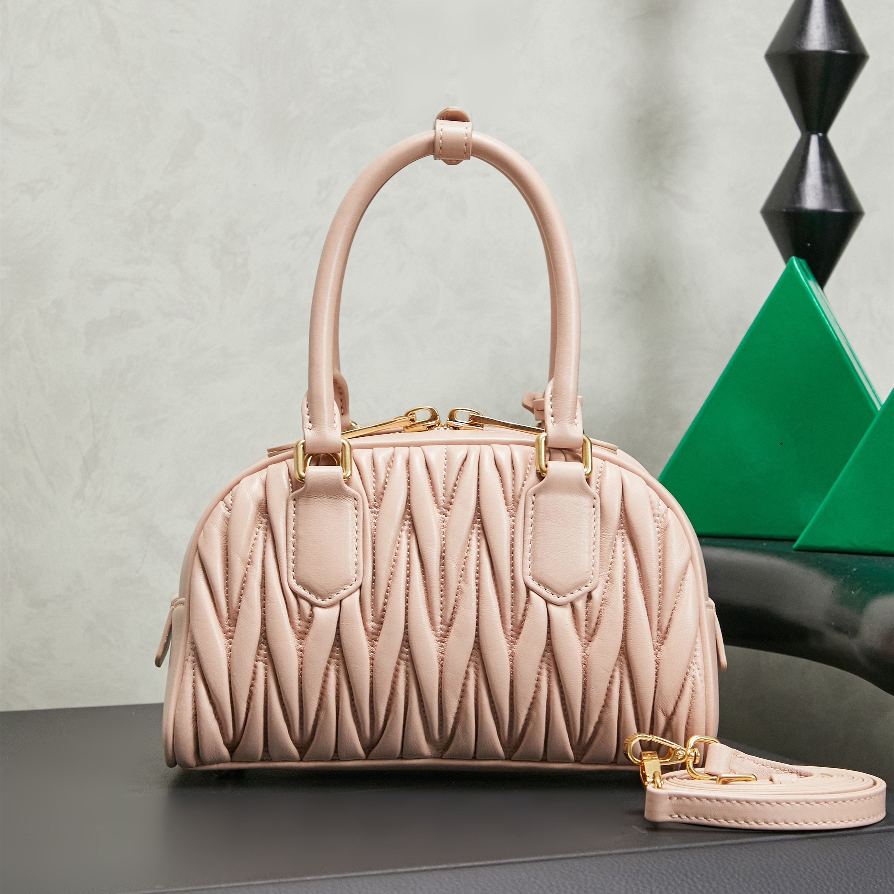 高仿miumiu*Arcadie系列5BB191羊皮手提包粉色小號純原版本