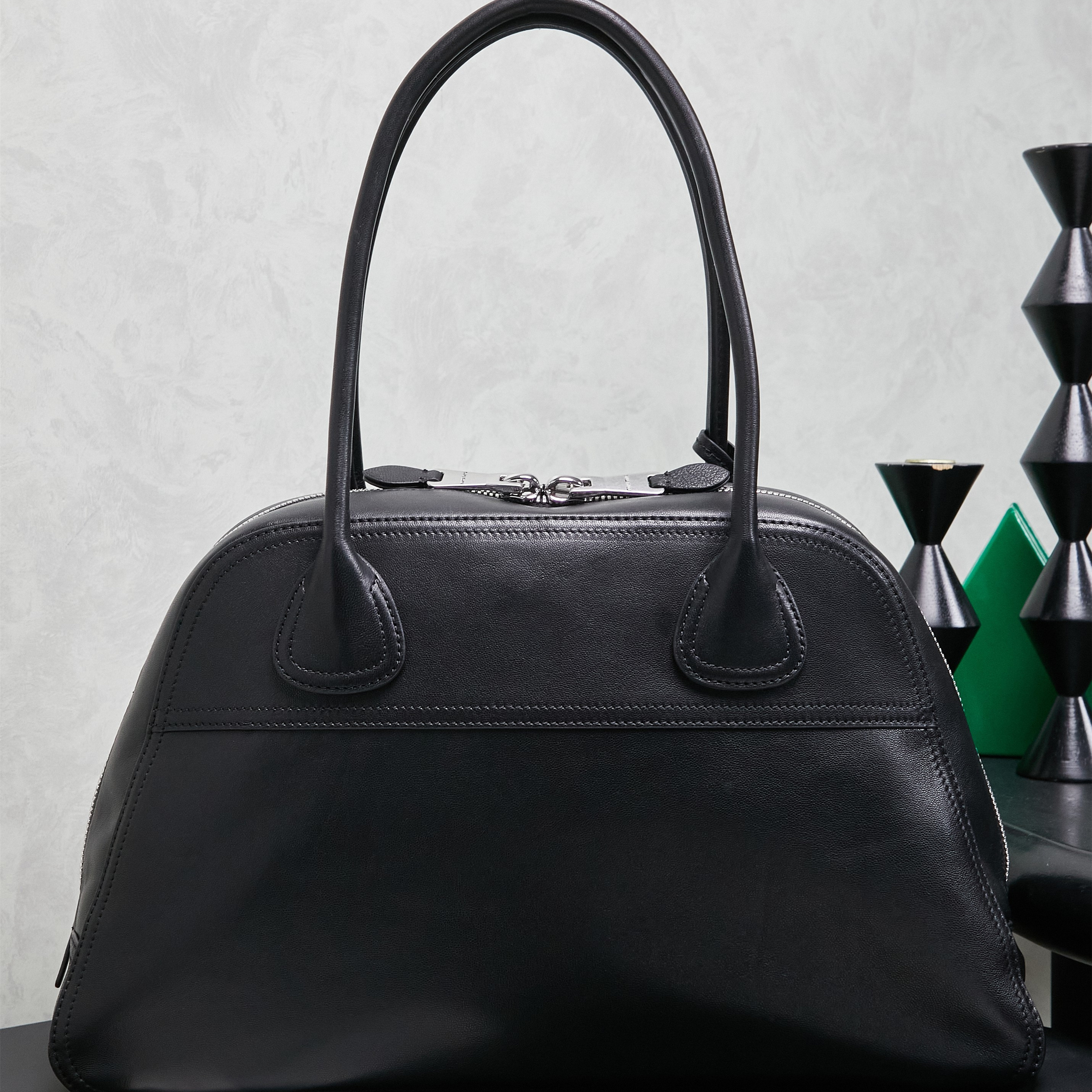高仿miumiu*Vivant系列5BB196羊皮手提包黑色純原版本