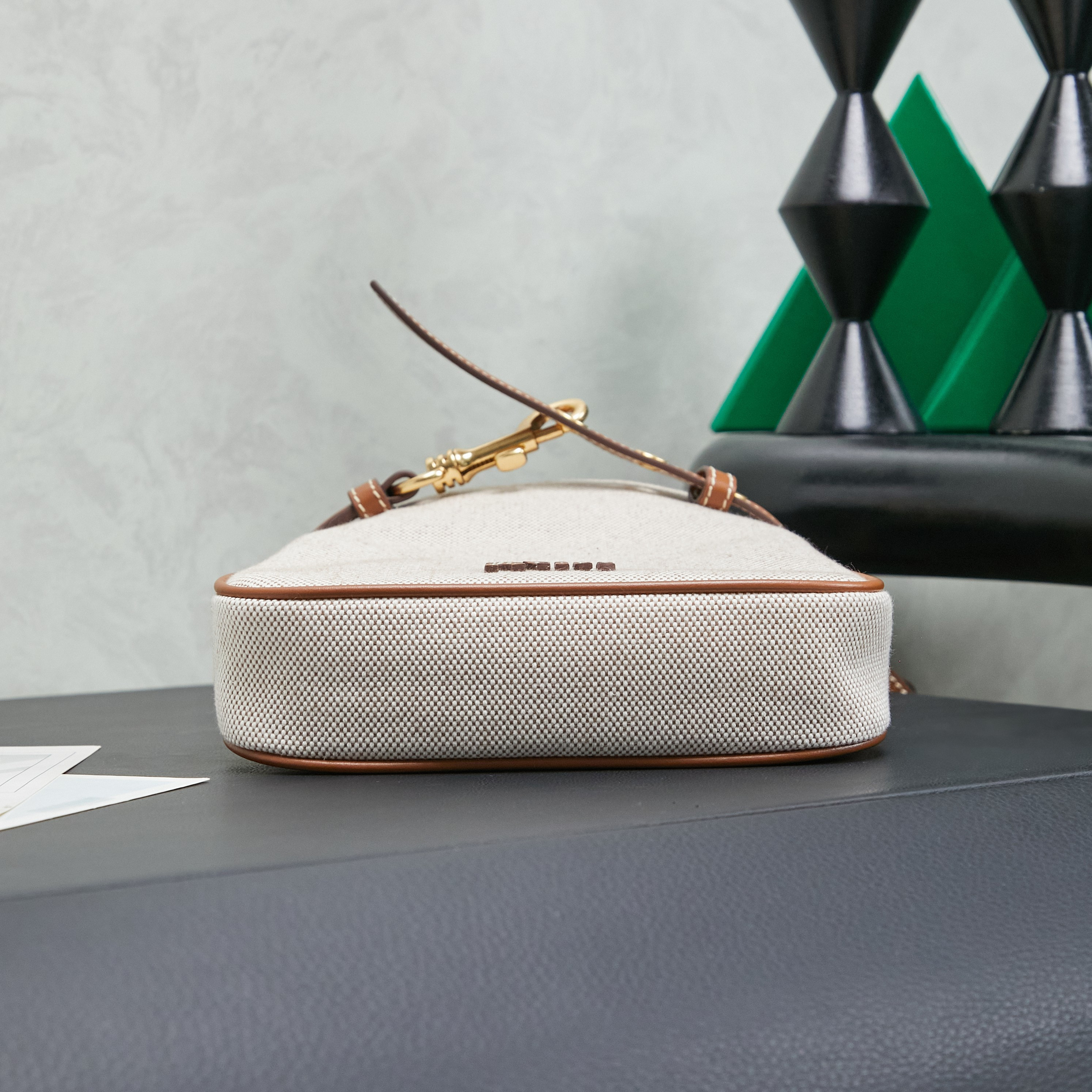 高仿miumiu*Aventure系列5NR461棉質斜挎包米色純原版本