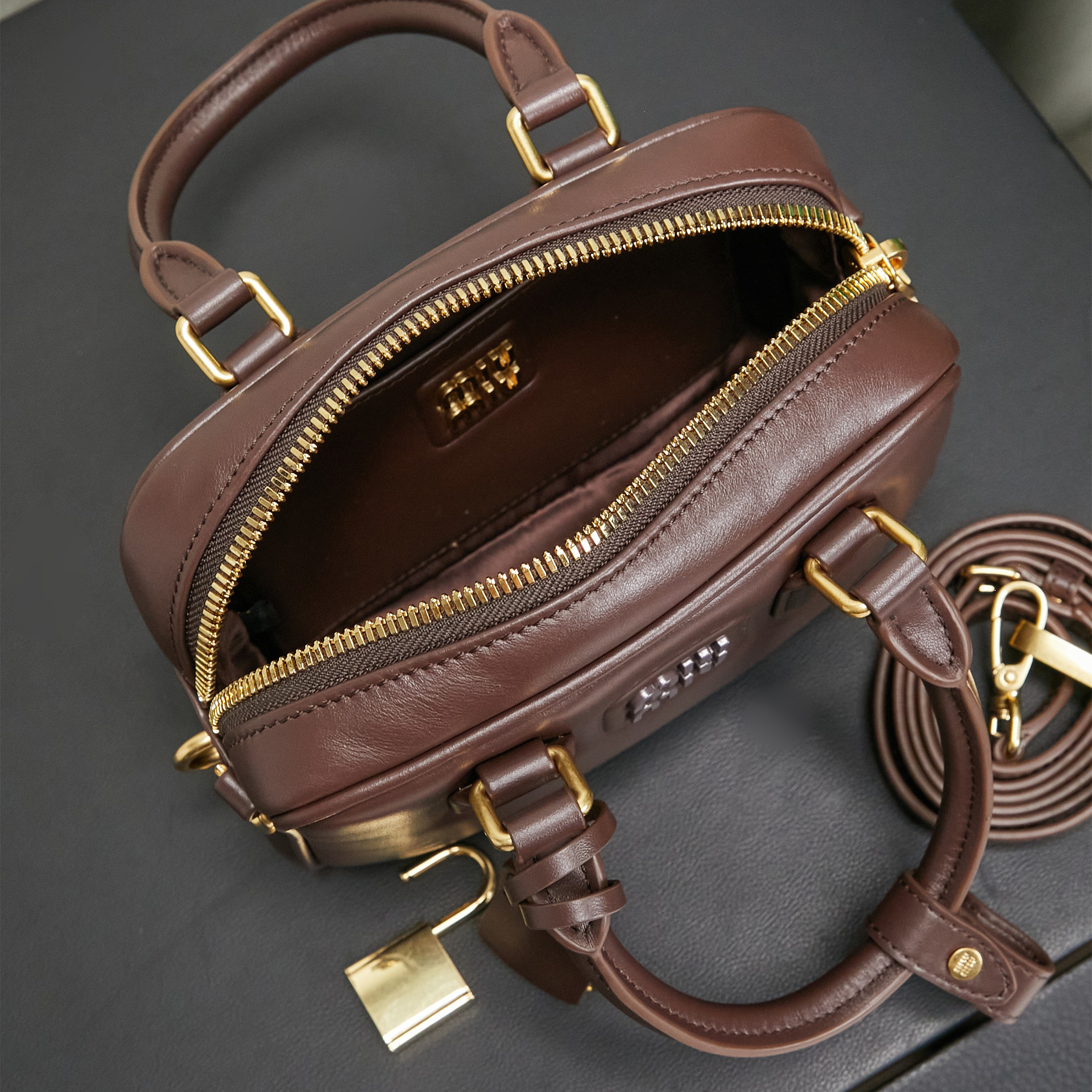 高仿miumiu*Arcadie系列5BB123牛皮單肩包石楠木色mini純原版本