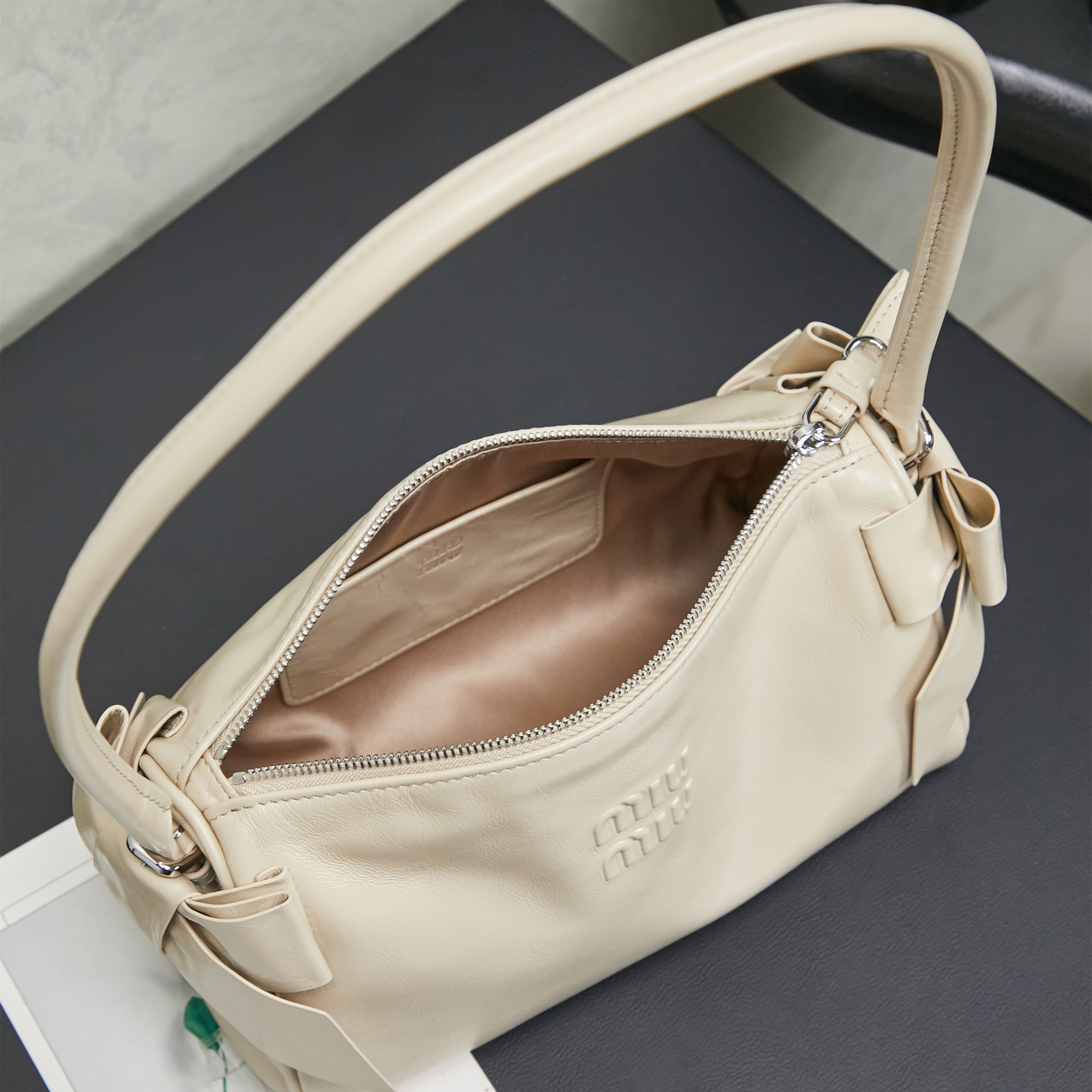 高仿miumiu*Ribbonbag系列5NE029牛皮手提包杏色純原版本