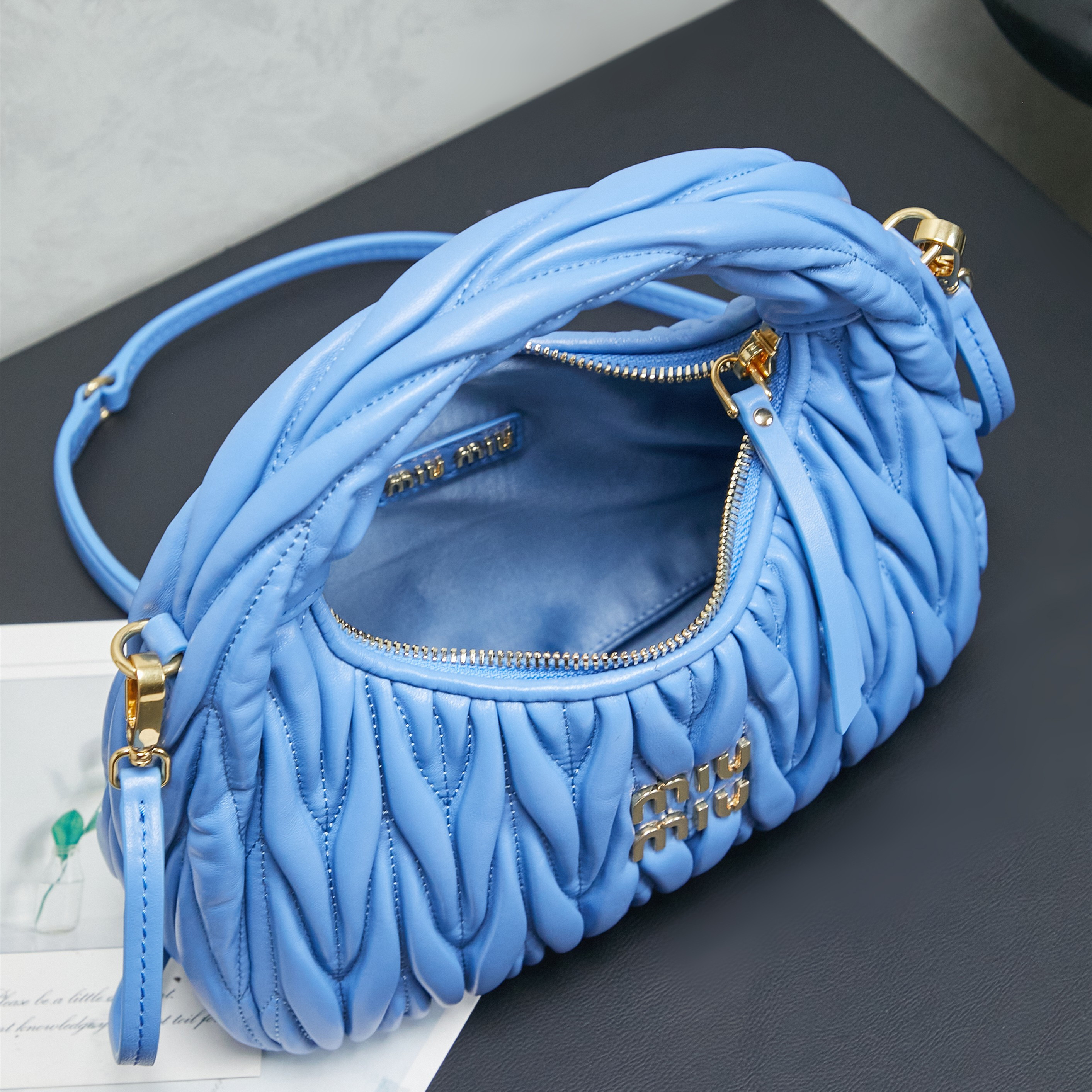 高仿miumiu*Matelasse系列5BC125小羊皮手提袋藍色小號純原版本