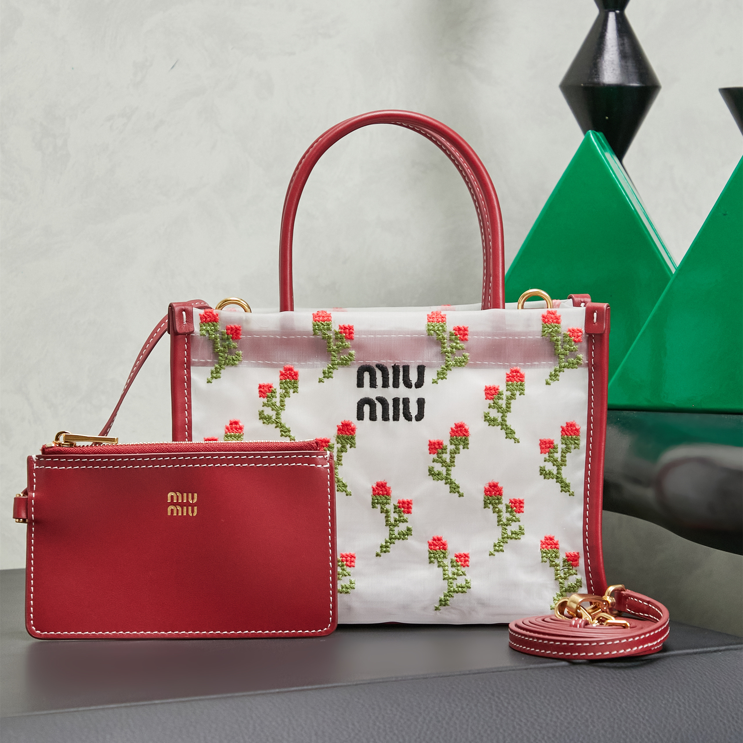高仿miumiu*Tote系列5BA310網狀刺繡手提袋紅色純原版本