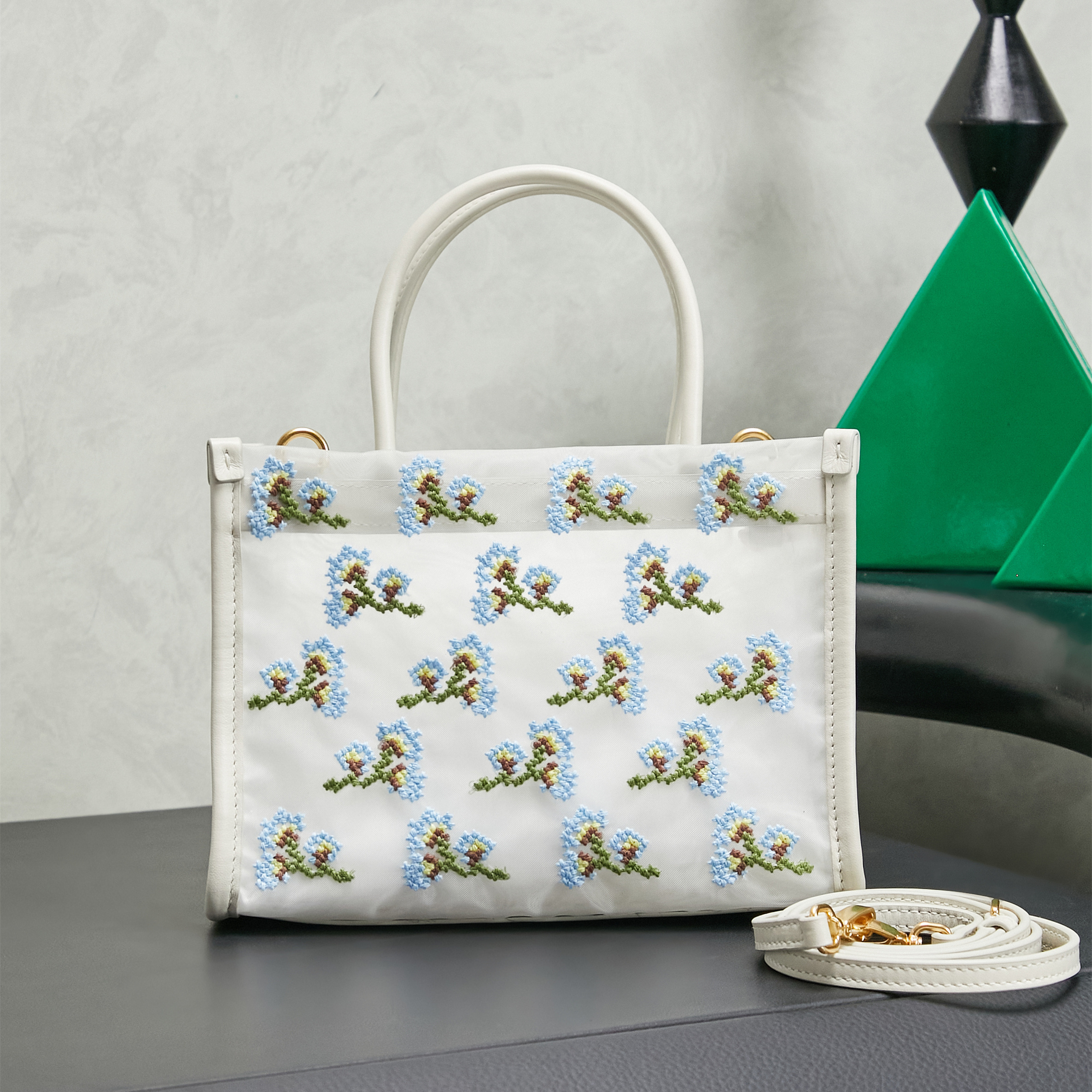 高仿miumiu*Tote系列5BA310網狀刺繡手提袋白色純原版本