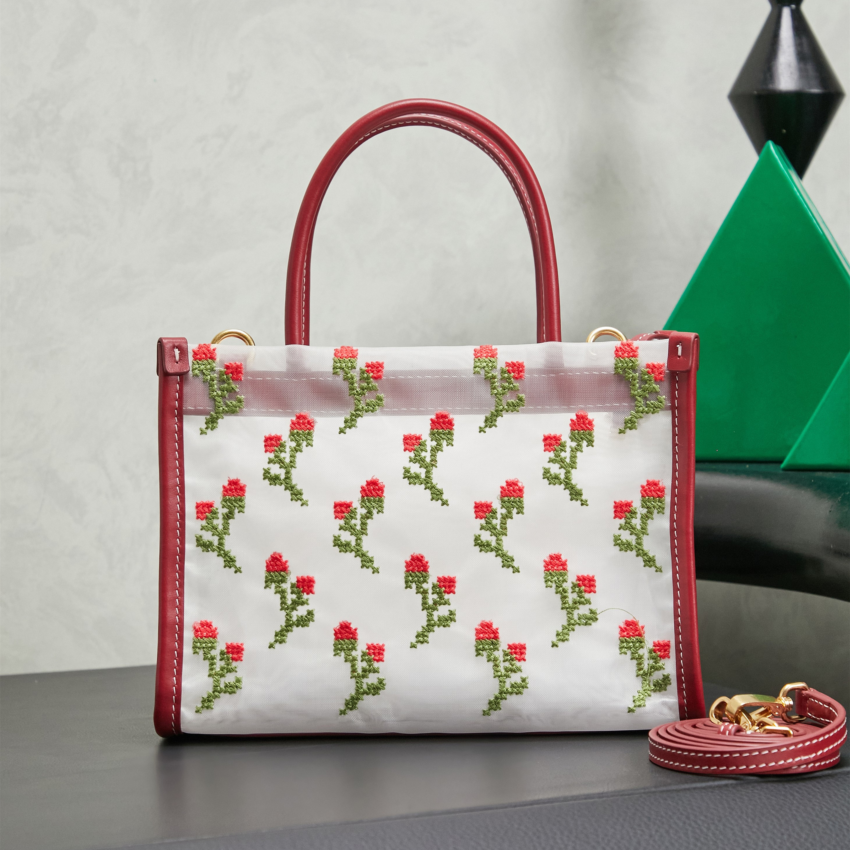 高仿miumiu*Tote系列5BA310網狀刺繡手提袋紅色純原版本