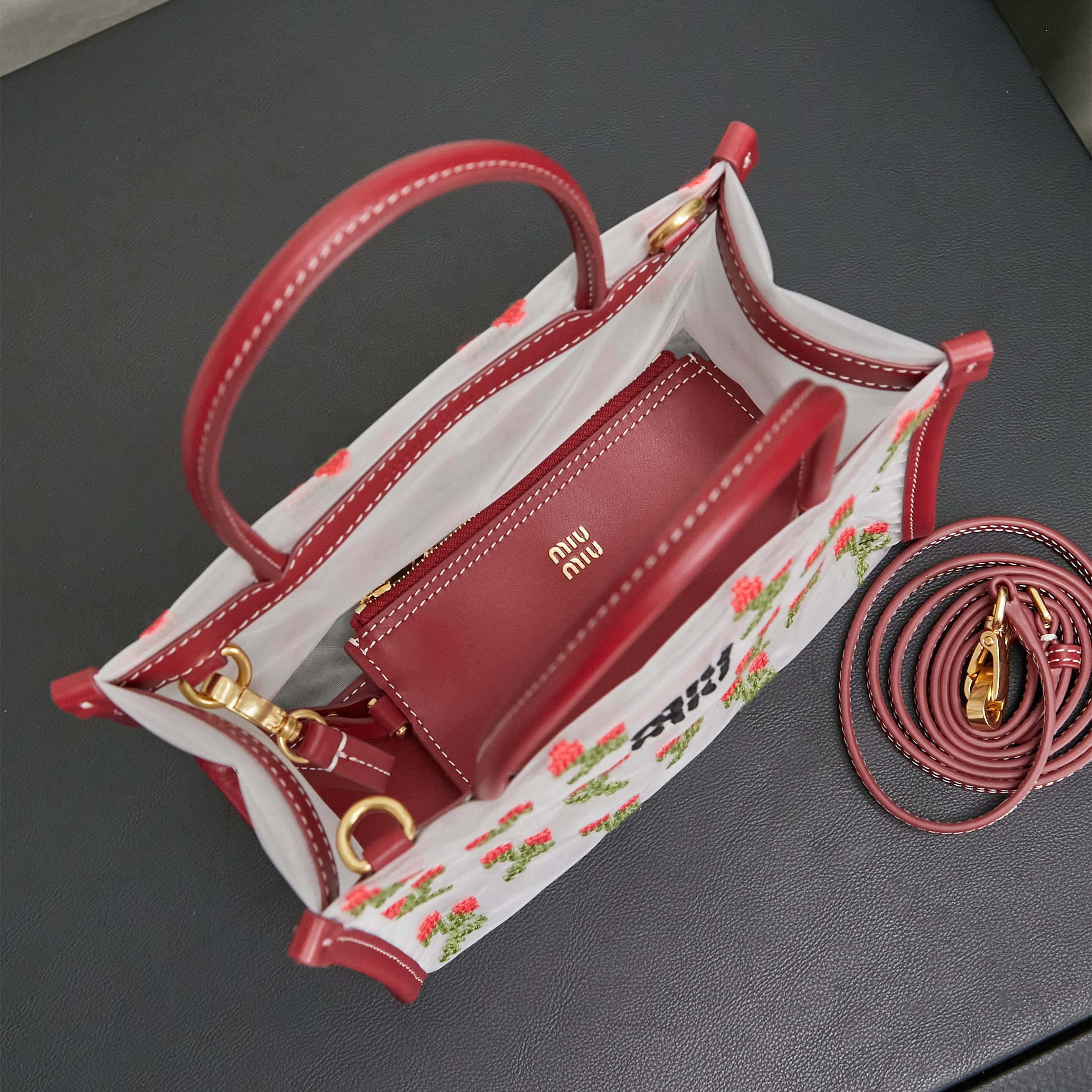 高仿miumiu*Tote系列5BA310網狀刺繡手提袋紅色純原版本