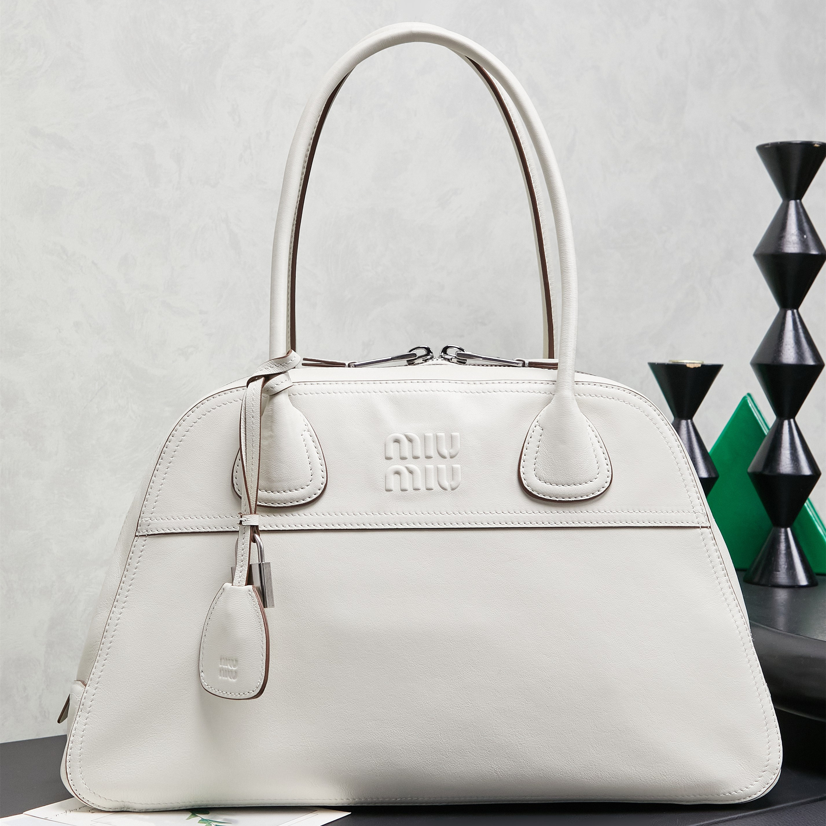 高仿miumiu*Vivant系列5BB196羊皮手提包白色中號純原版本