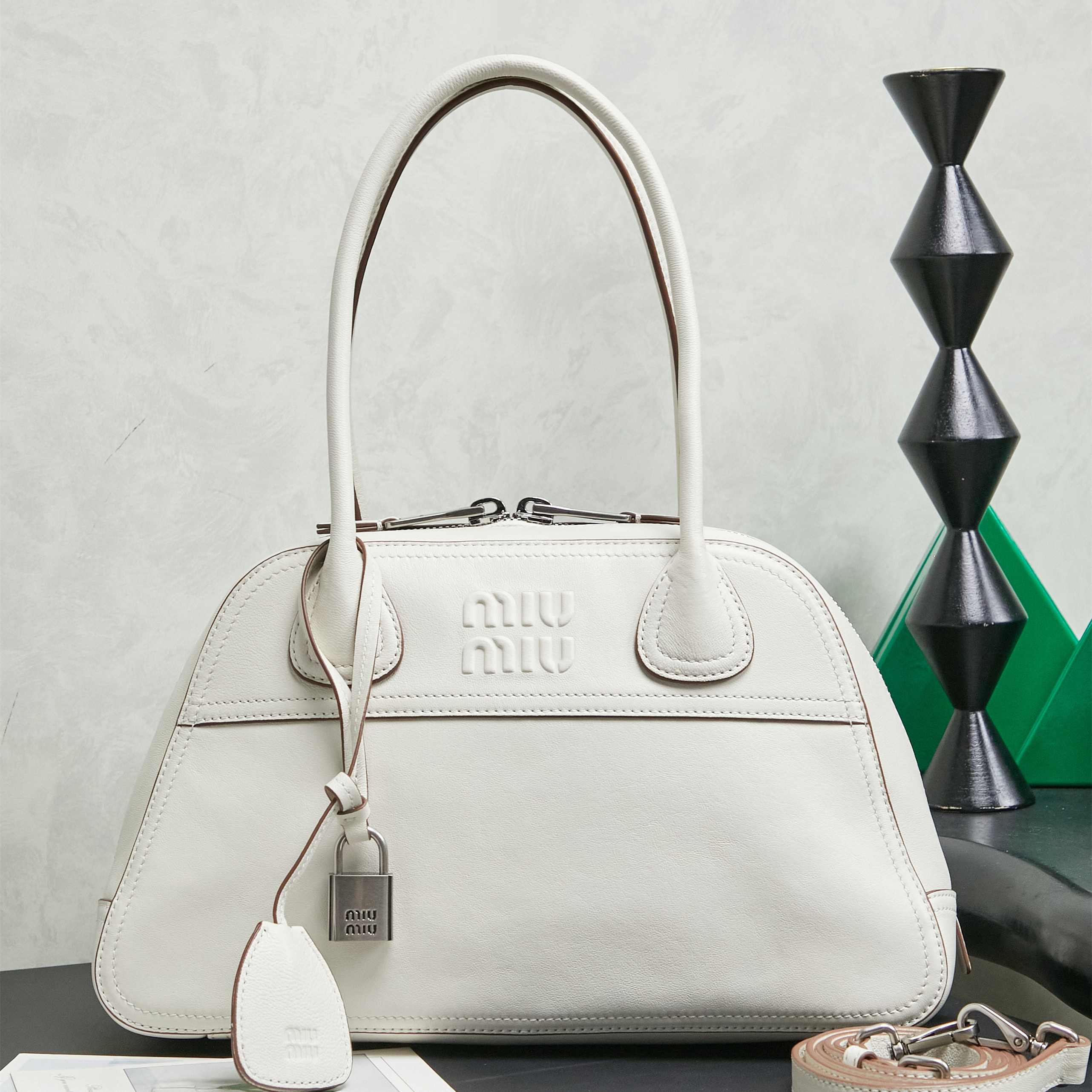 高仿miumiu*Vivant系列5BB199羊皮手提包粉筆白小號純原版本