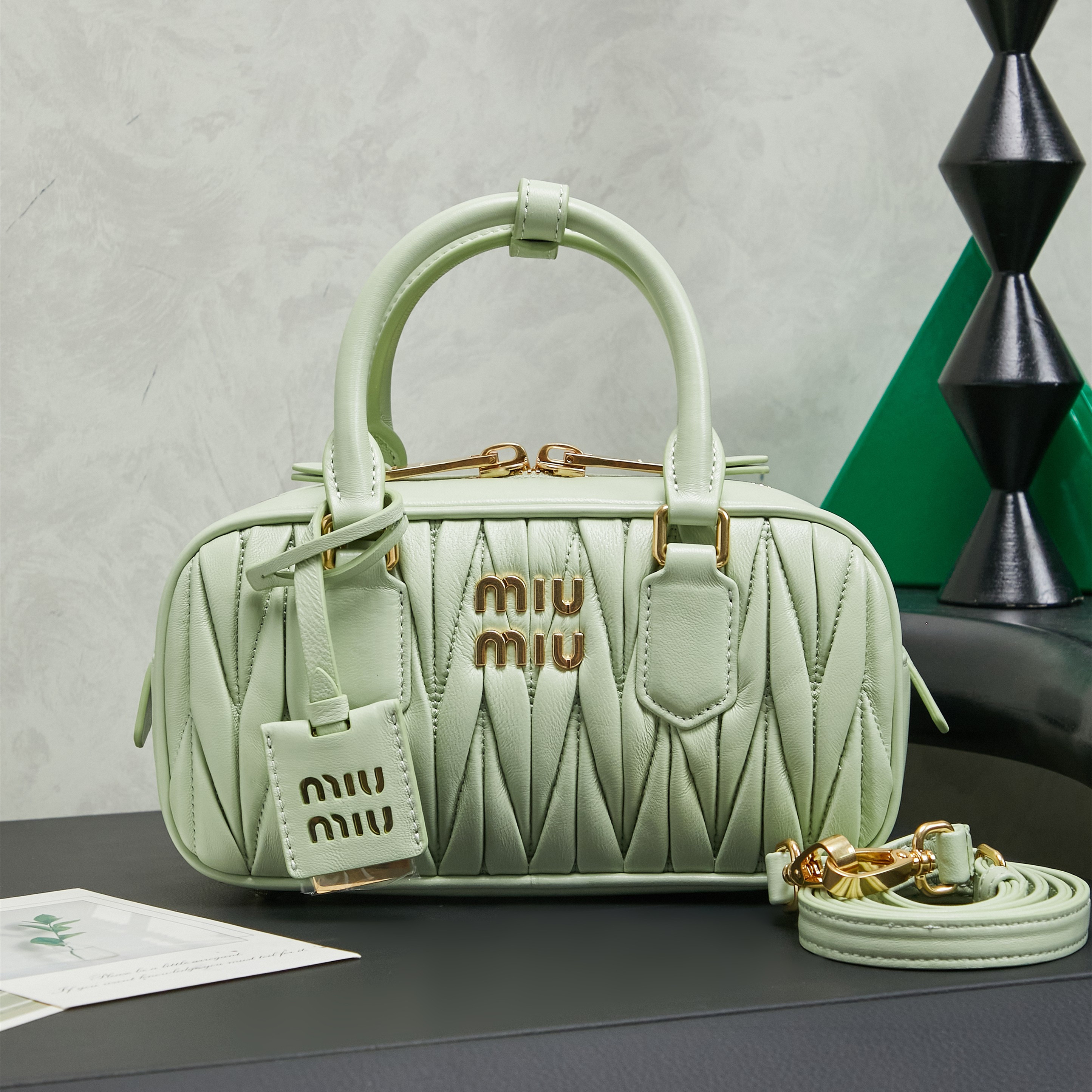 高仿miumiu*Arcadie系列5BB142小羊皮斜挎包水綠色免檢版