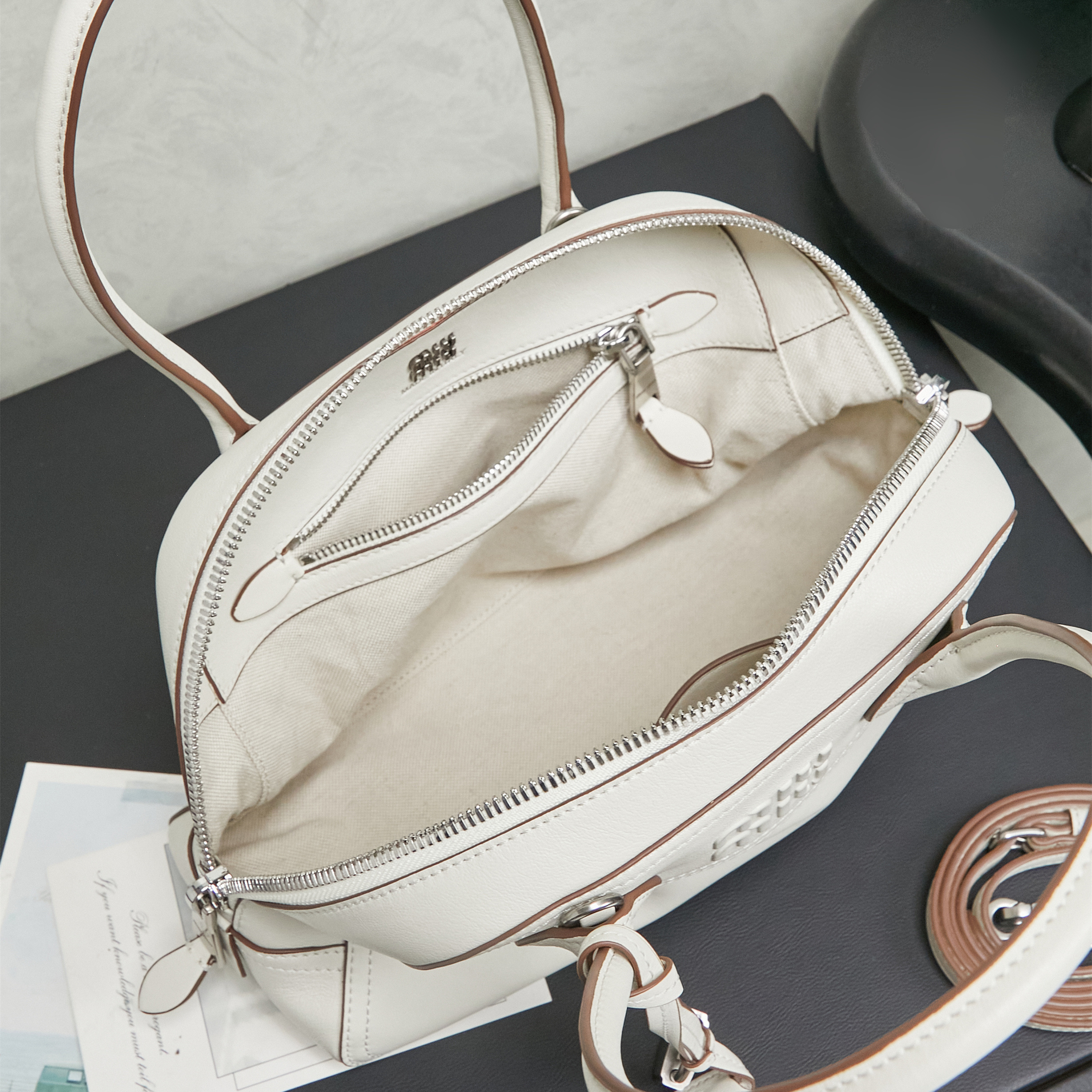 高仿miumiu*Vivant系列5BB200羊皮手提包粉筆白mini純原版本
