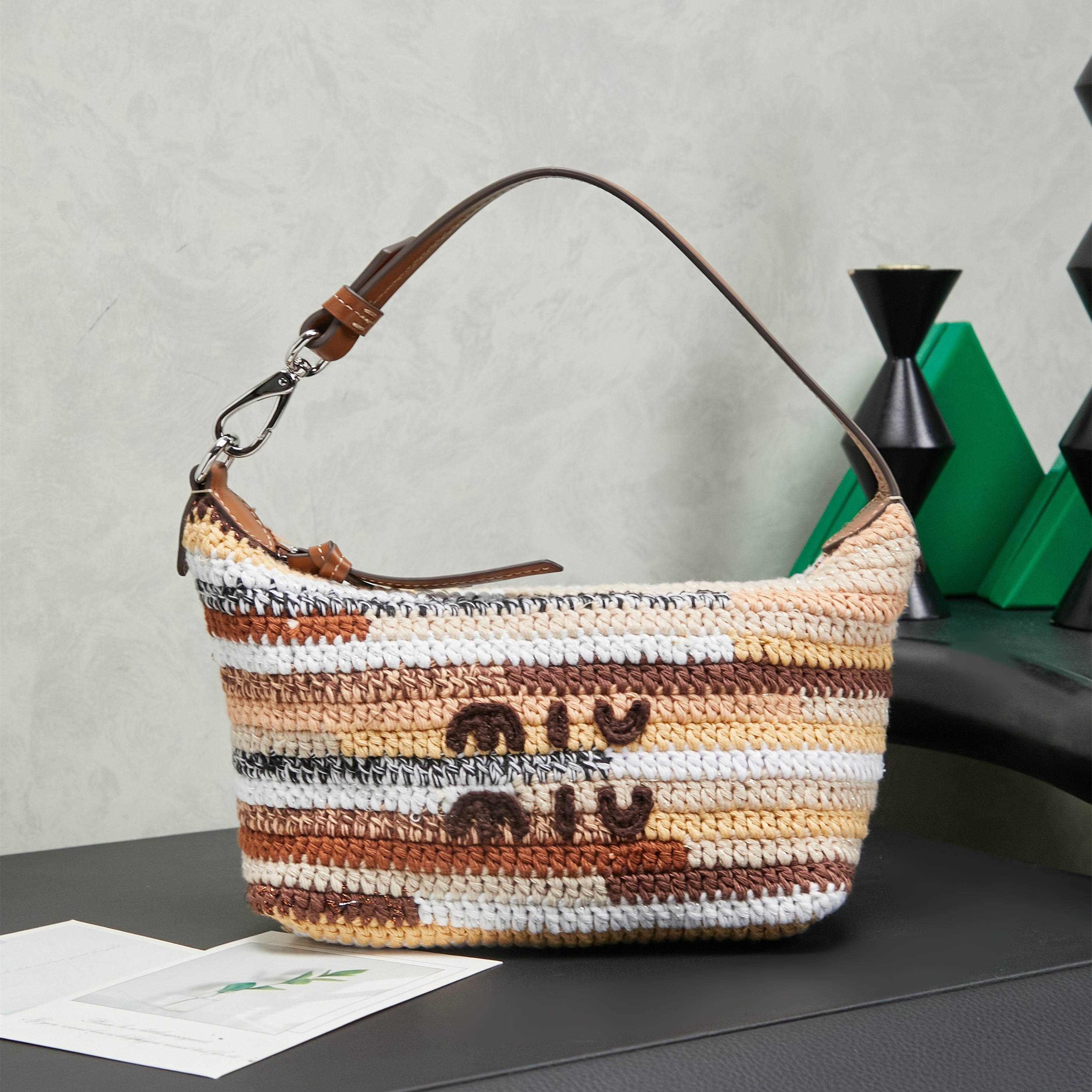 高仿miumiu*Borsa系列5NE841針織刺繡手提包棕色純原版本