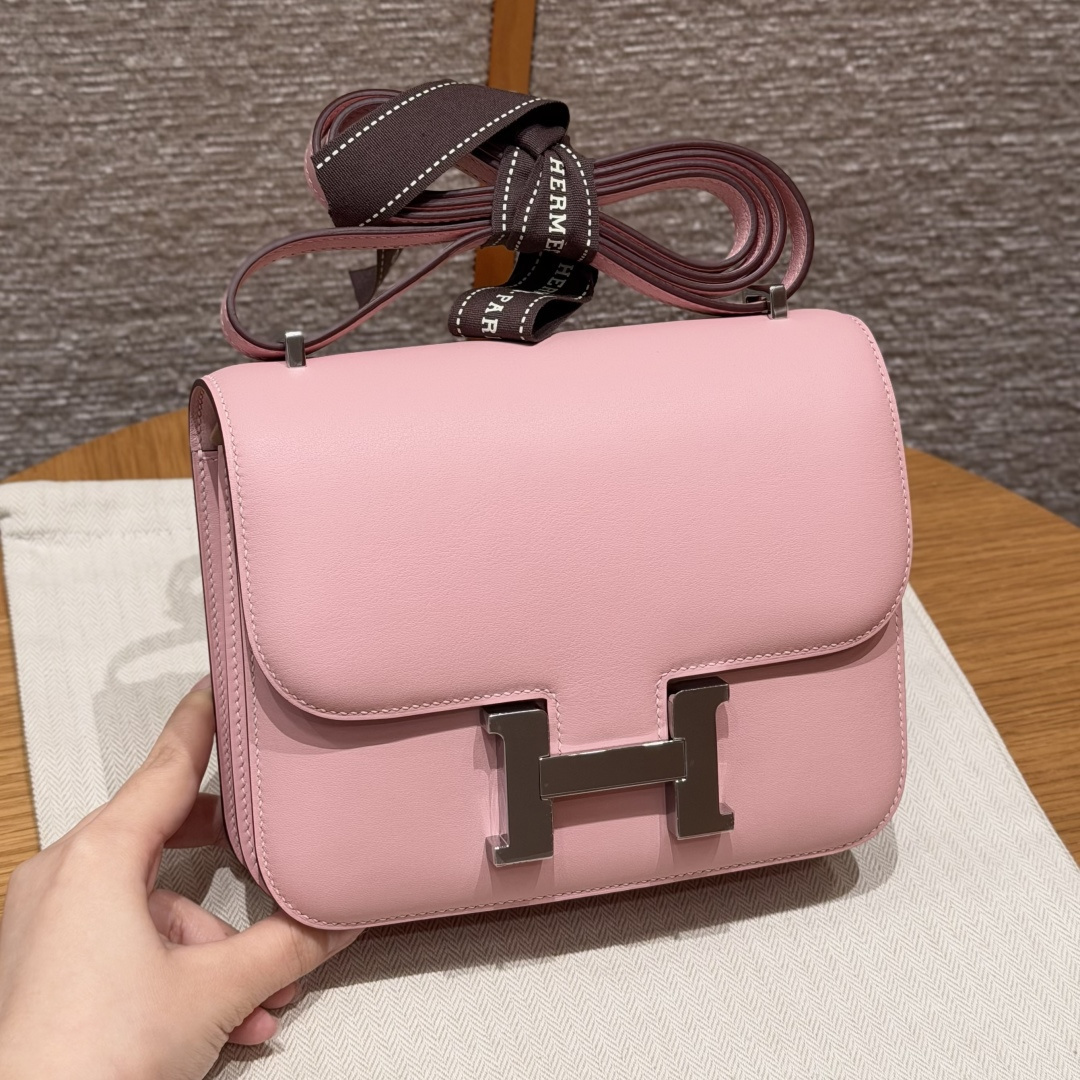 高仿Hermes*Constance19系列H080169SW3Q櫻花粉牛皮銀扣純手工