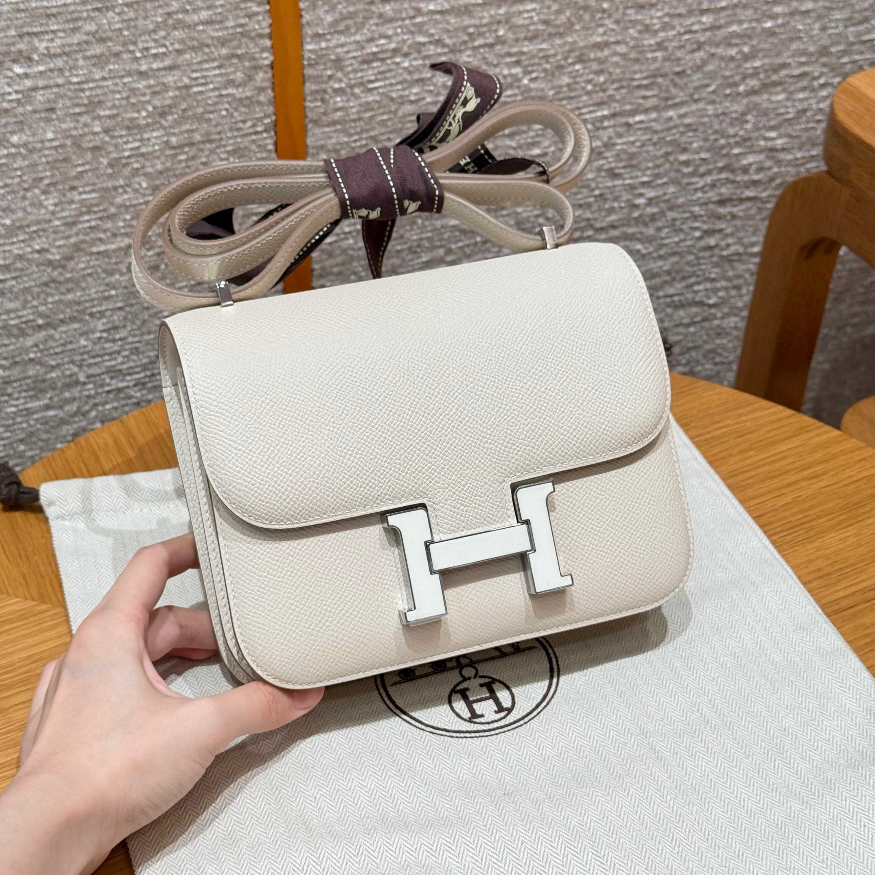 高仿Hermes*Constance19系列H080169EP10奶昔白牛皮白扣純手工