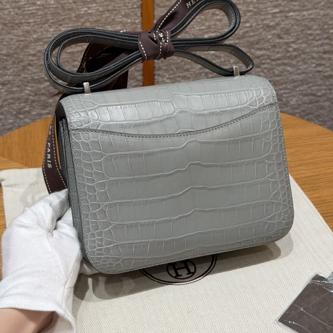 高仿Hermes*Constance19系列H080169CM80珍珠灰鱷魚皮銀扣純手工