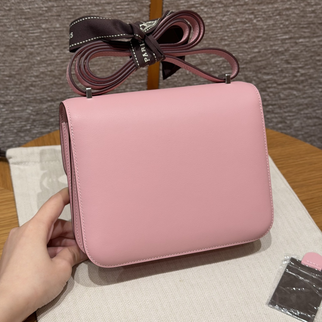 高仿Hermes*Constance19系列H080169SW3Q櫻花粉牛皮銀扣純手工