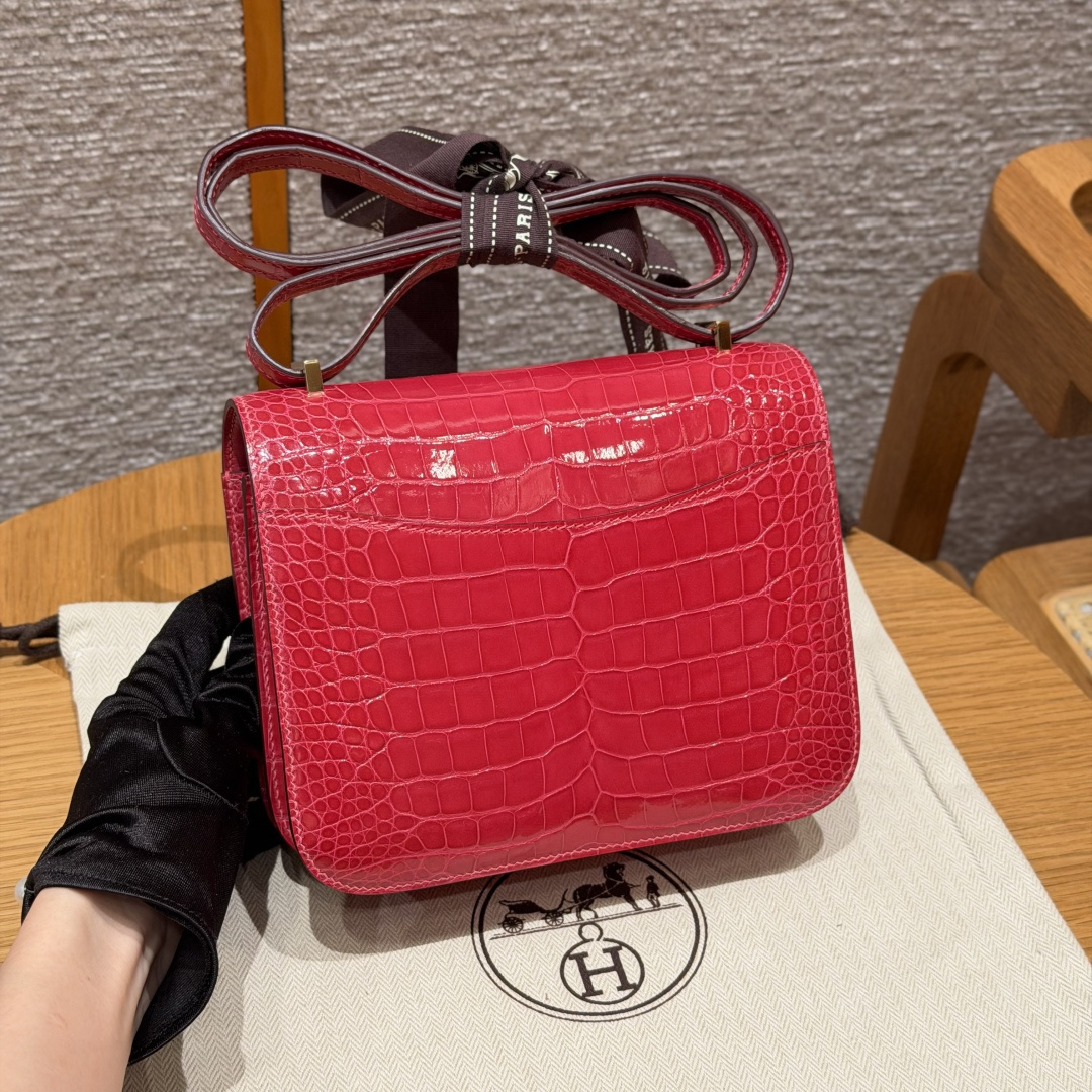 高仿Hermes*Constance19系列H080169CAI6極致粉鱷魚皮金扣純手工