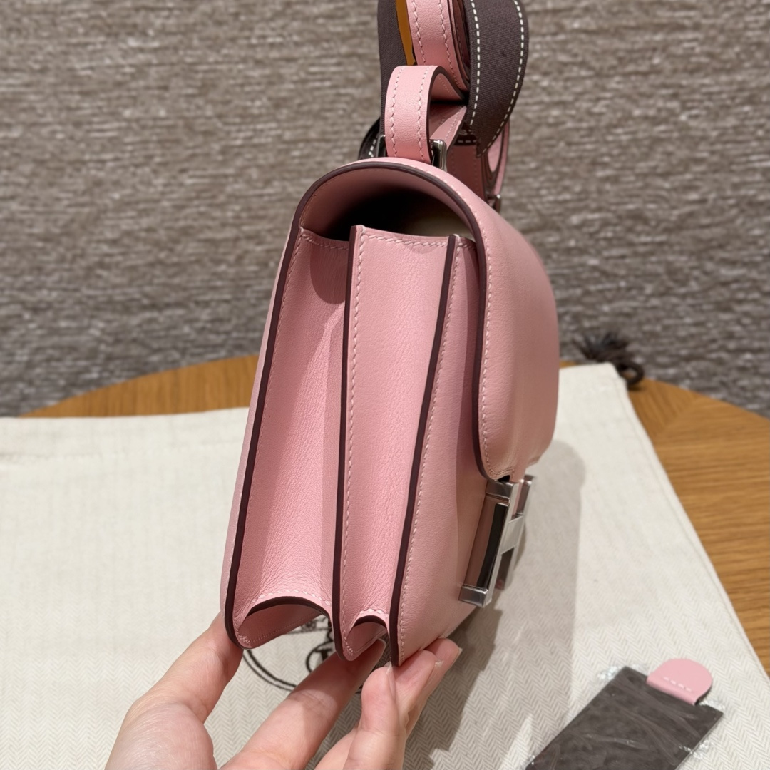 高仿Hermes*Constance19系列H080169SW3Q櫻花粉牛皮銀扣純手工