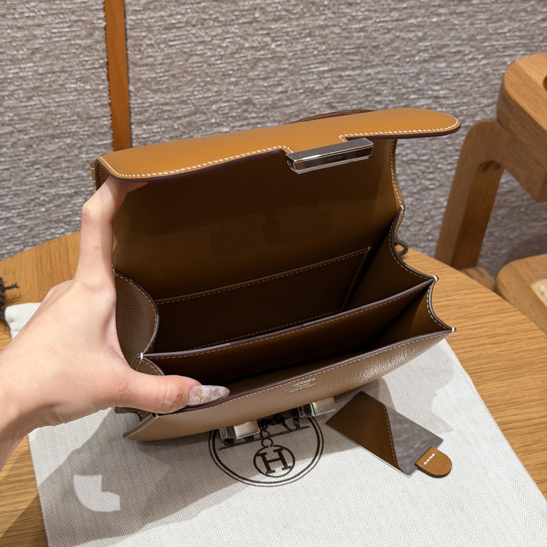 高仿Hermes*Constance19系列H080169CA37金棕色山羊皮銀扣純手工