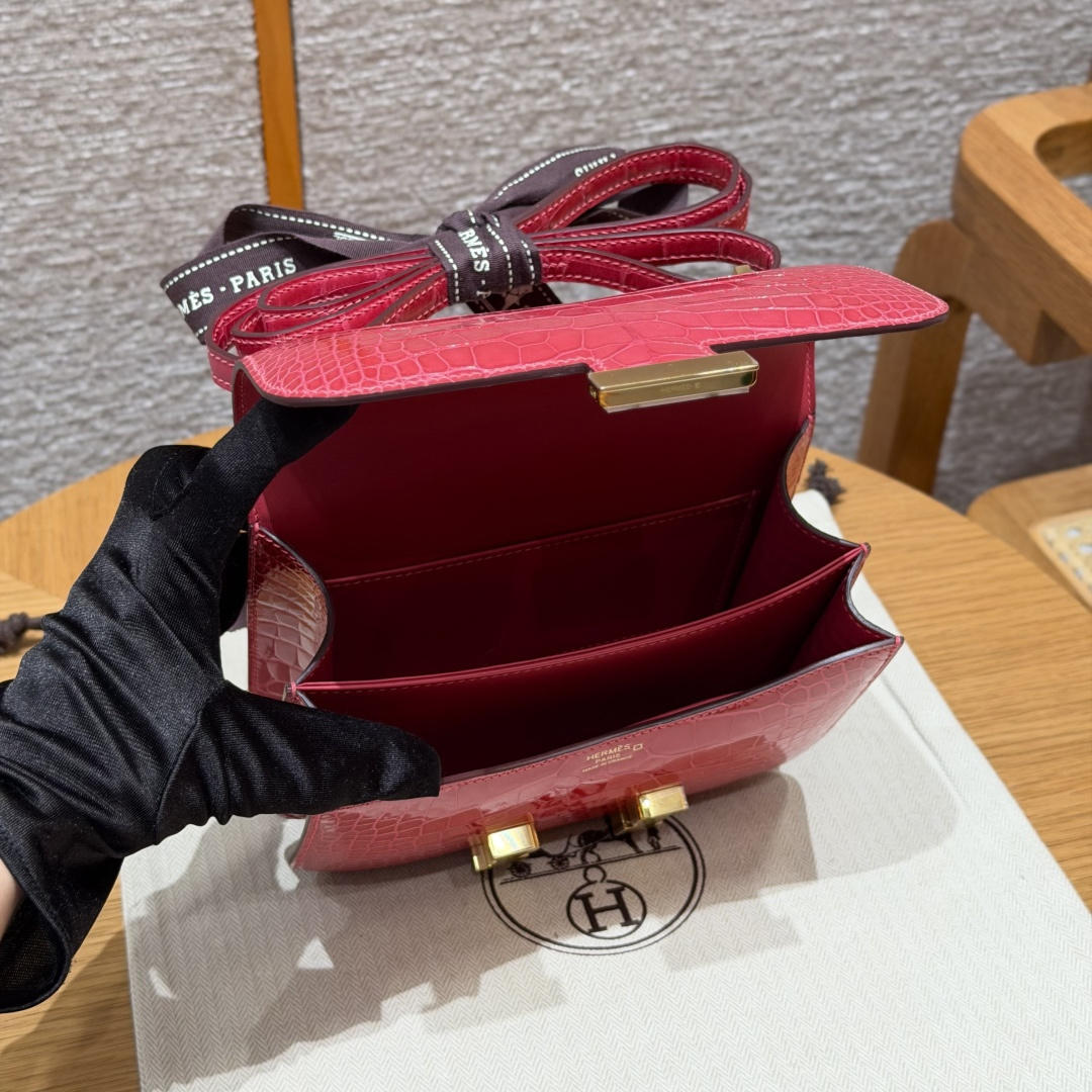 高仿Hermes*Constance19系列H080169CAI6極致粉鱷魚皮金扣純手工