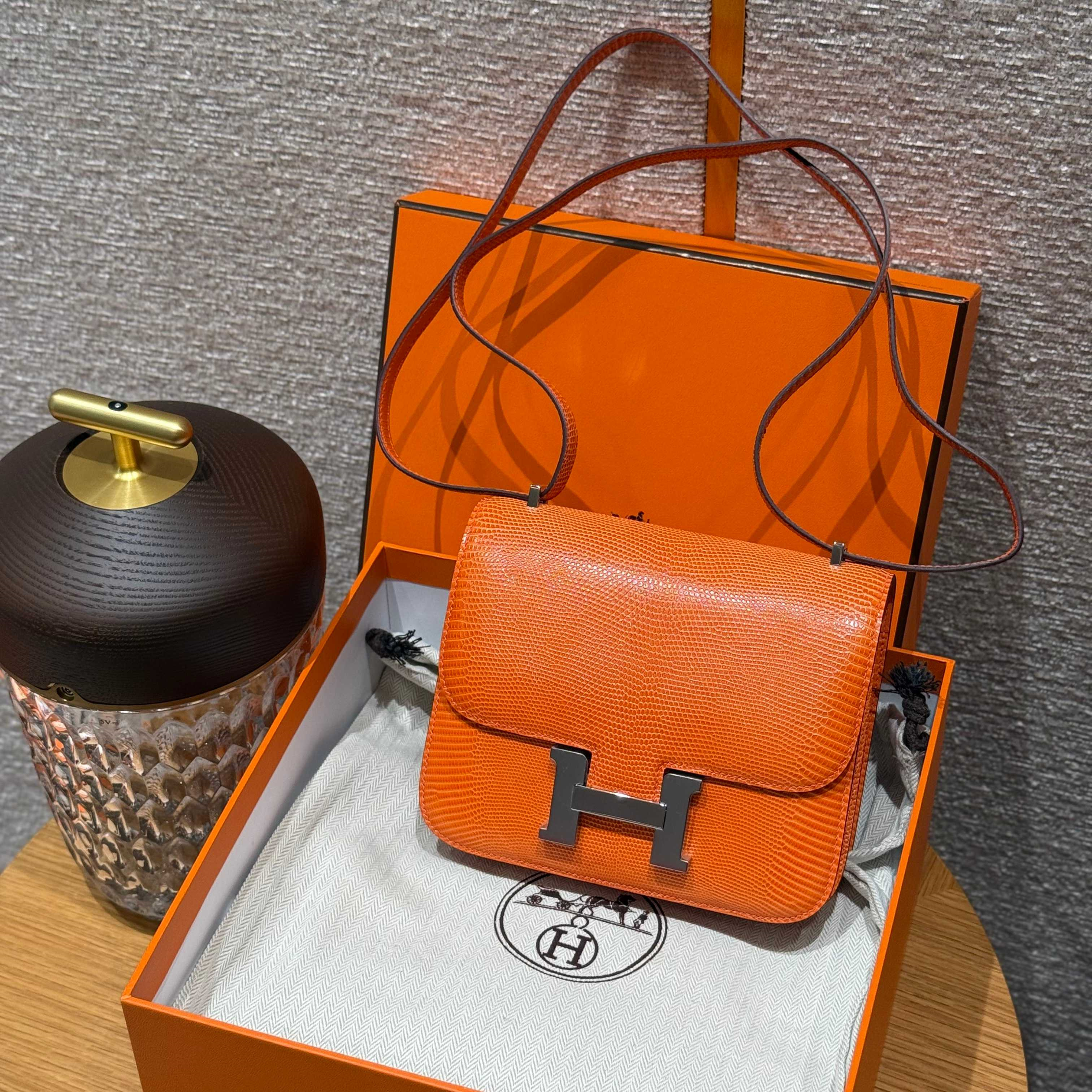 高仿Hermes*Constance19系列H080169LZ93經典橙蜥蜴皮銀扣純手工