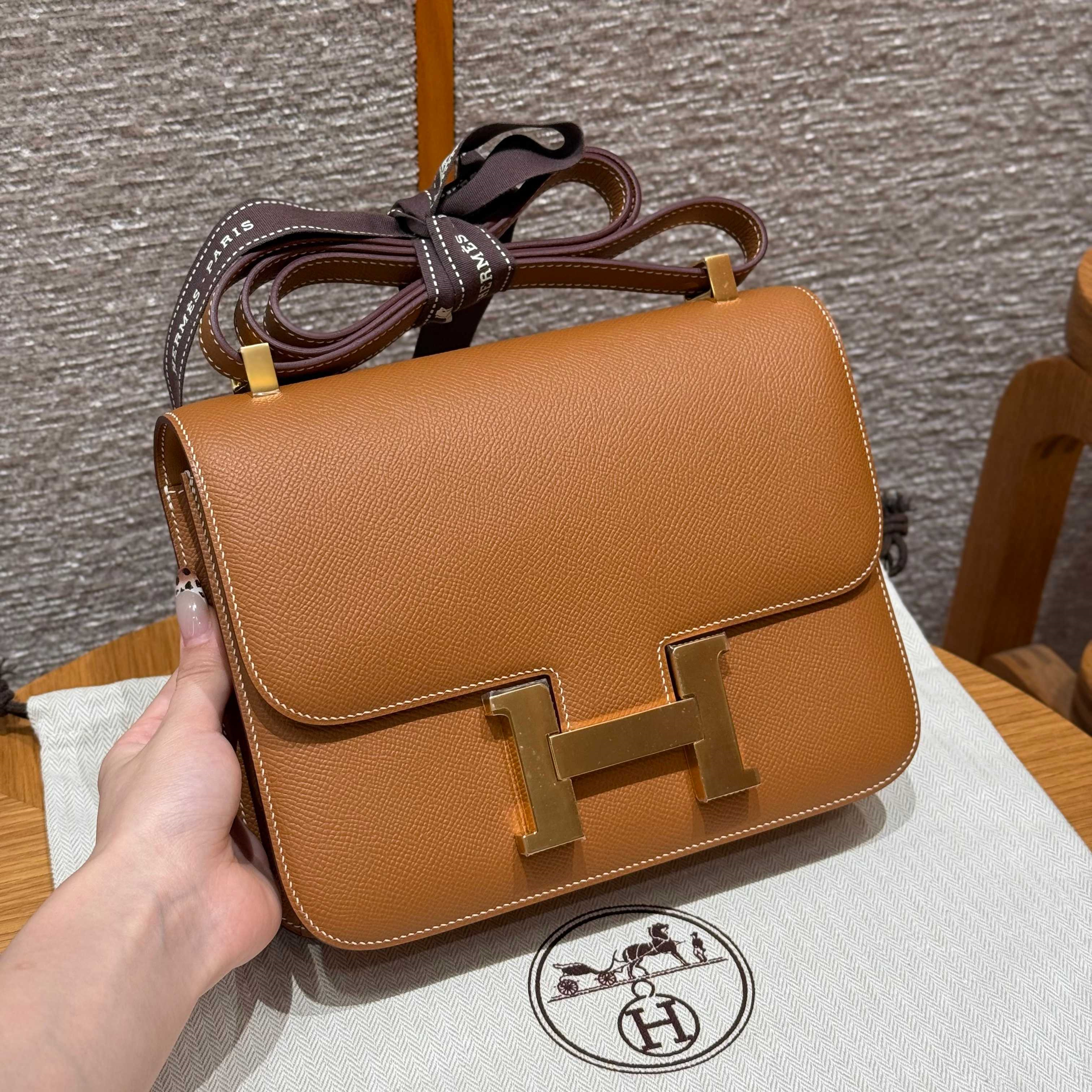 高仿Hermes*Constance24系列H080170EP37金棕色牛皮金扣純手工