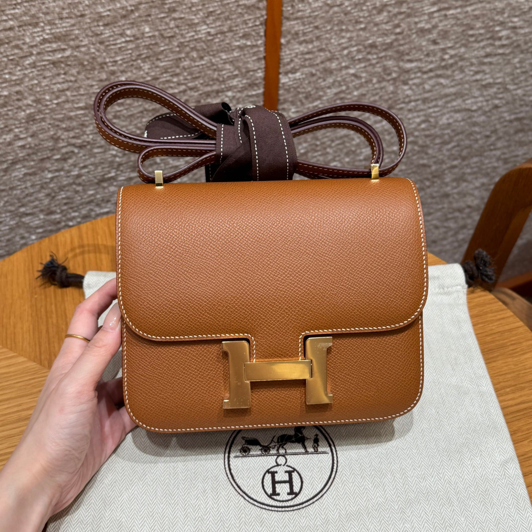 高仿Hermes*Constance19系列H080169EP37金棕色牛皮金扣純手工