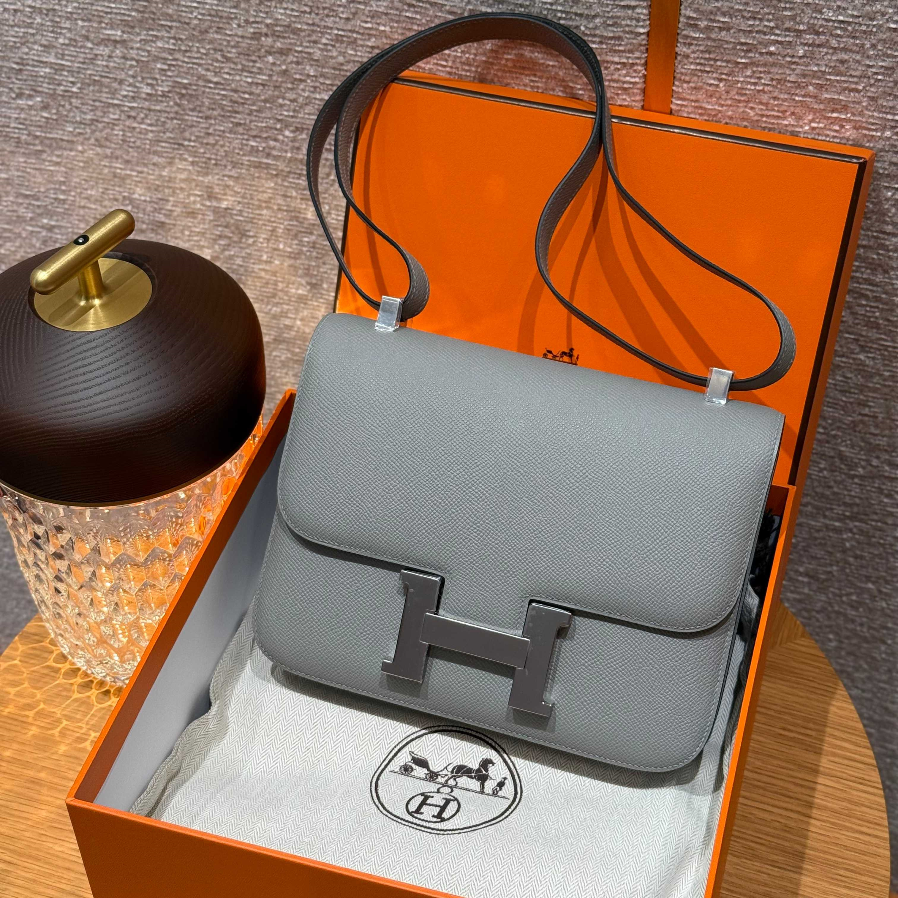 高仿Hermes*Constance24系列H080170EP4Z海鷗灰牛皮銀扣純手工