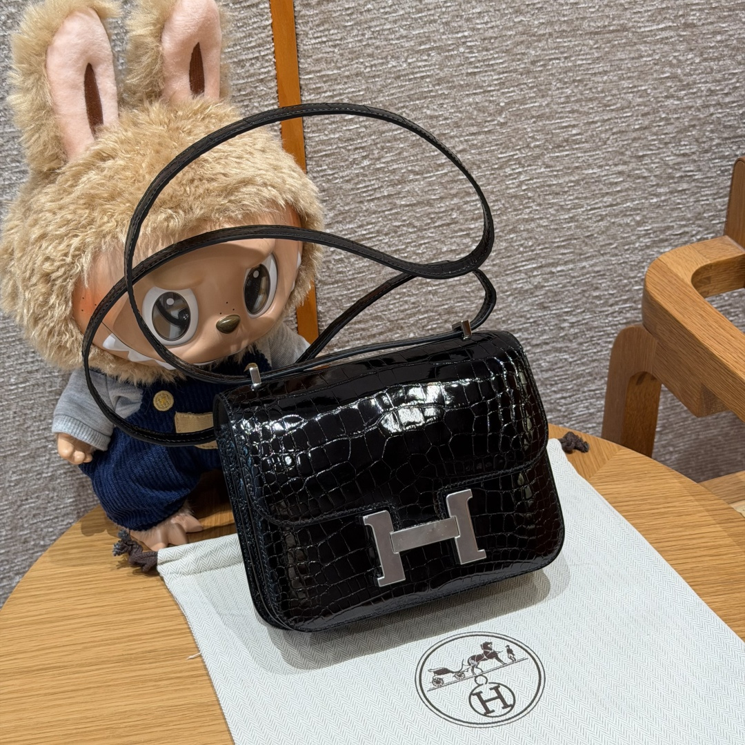 高仿Hermes*Constance19系列H080169CK89黑色鱷魚皮銀扣純手工