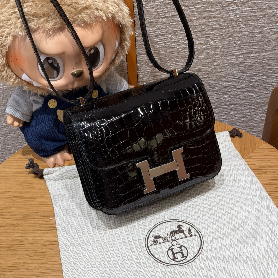 高仿Hermes*Constance19系列H080169CK89黑色鱷魚皮銀扣純手工