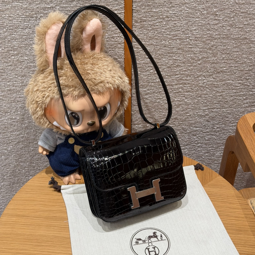 高仿Hermes*Constance19系列H080169CK89黑色鱷魚皮銀扣純手工